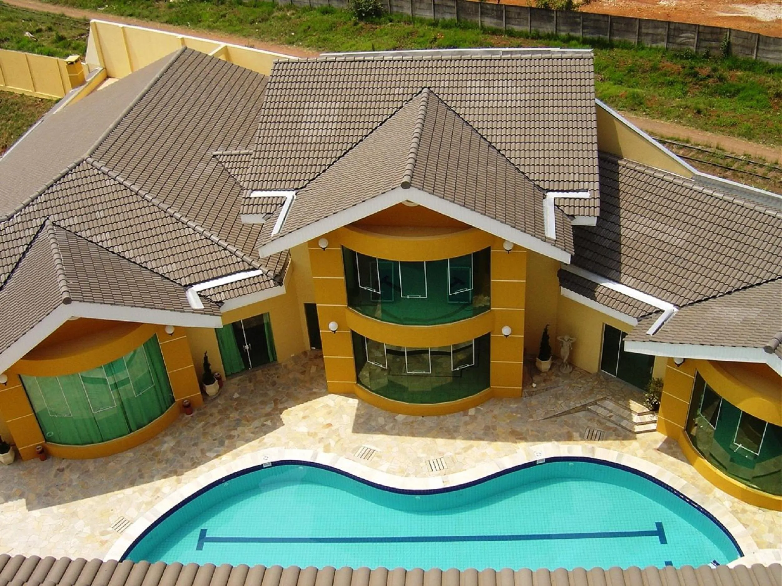 Swimming pool in Barbur Plaza Hotel