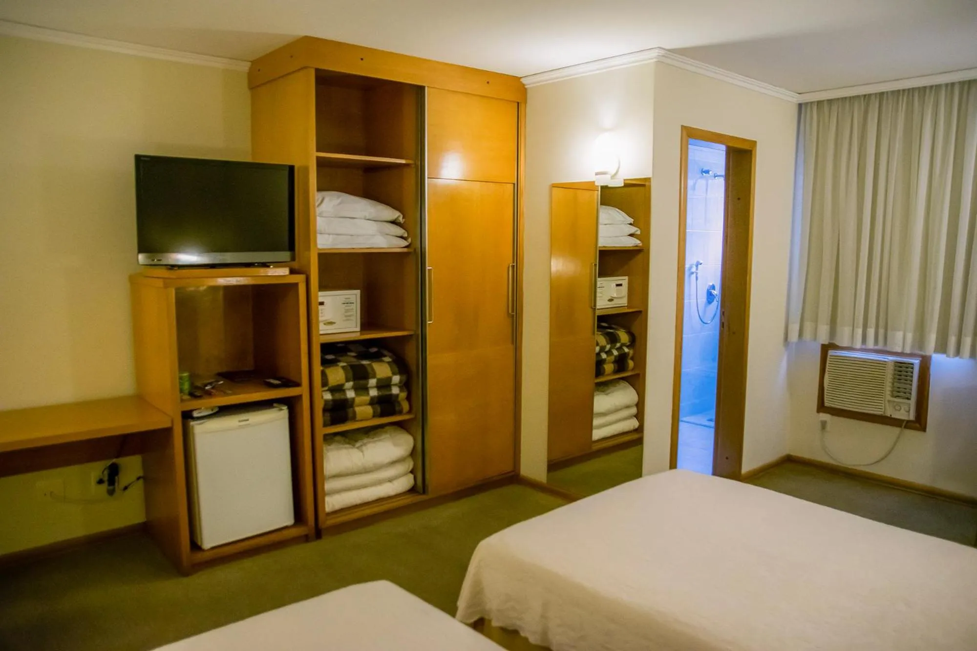 Photo of the whole room, Bed in Barbur Plaza Hotel