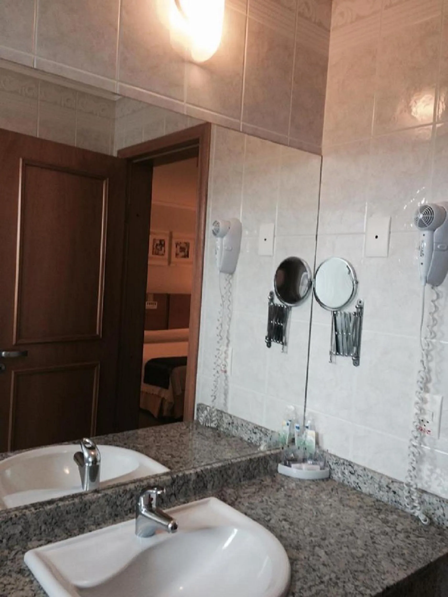 Toilet in Barbur Plaza Hotel