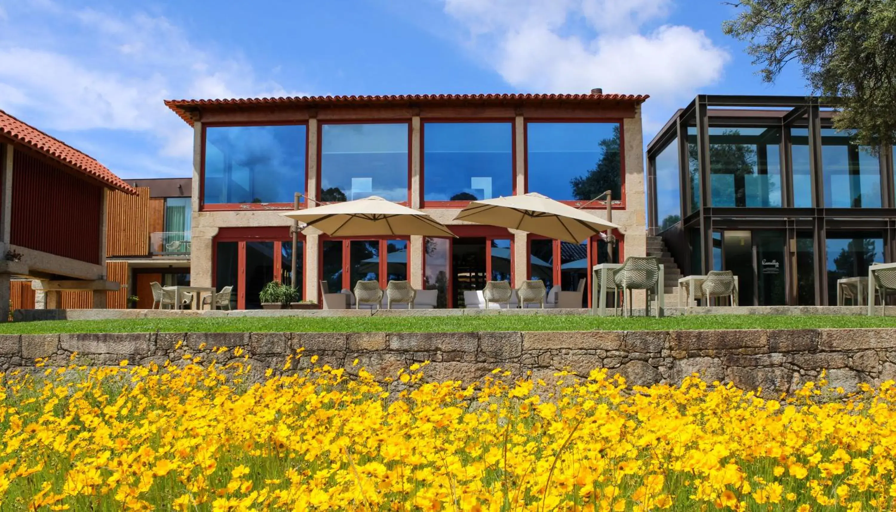 Lounge or bar in Torre de Gomariz Wine & Spa Hotel Lounge or bar in Torre de Gomariz Wine & Spa Hotel