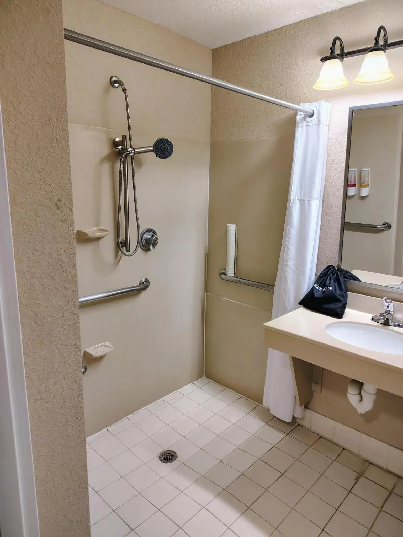 King Room - Disability Access in Amelia Hotel at the Beach King Room - Disability Access in Amelia Hotel at the Beach