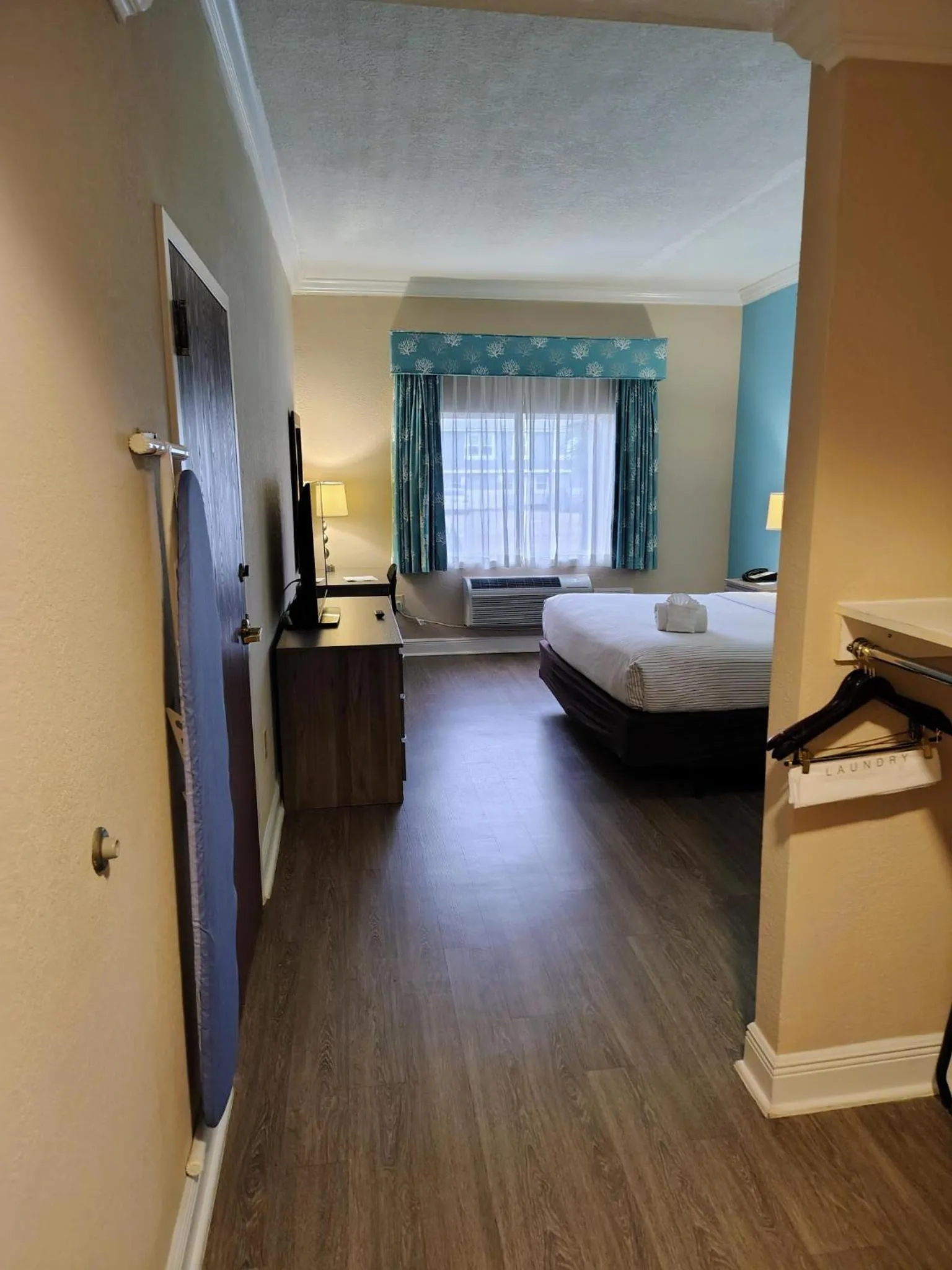 Bed in Amelia Hotel at the Beach