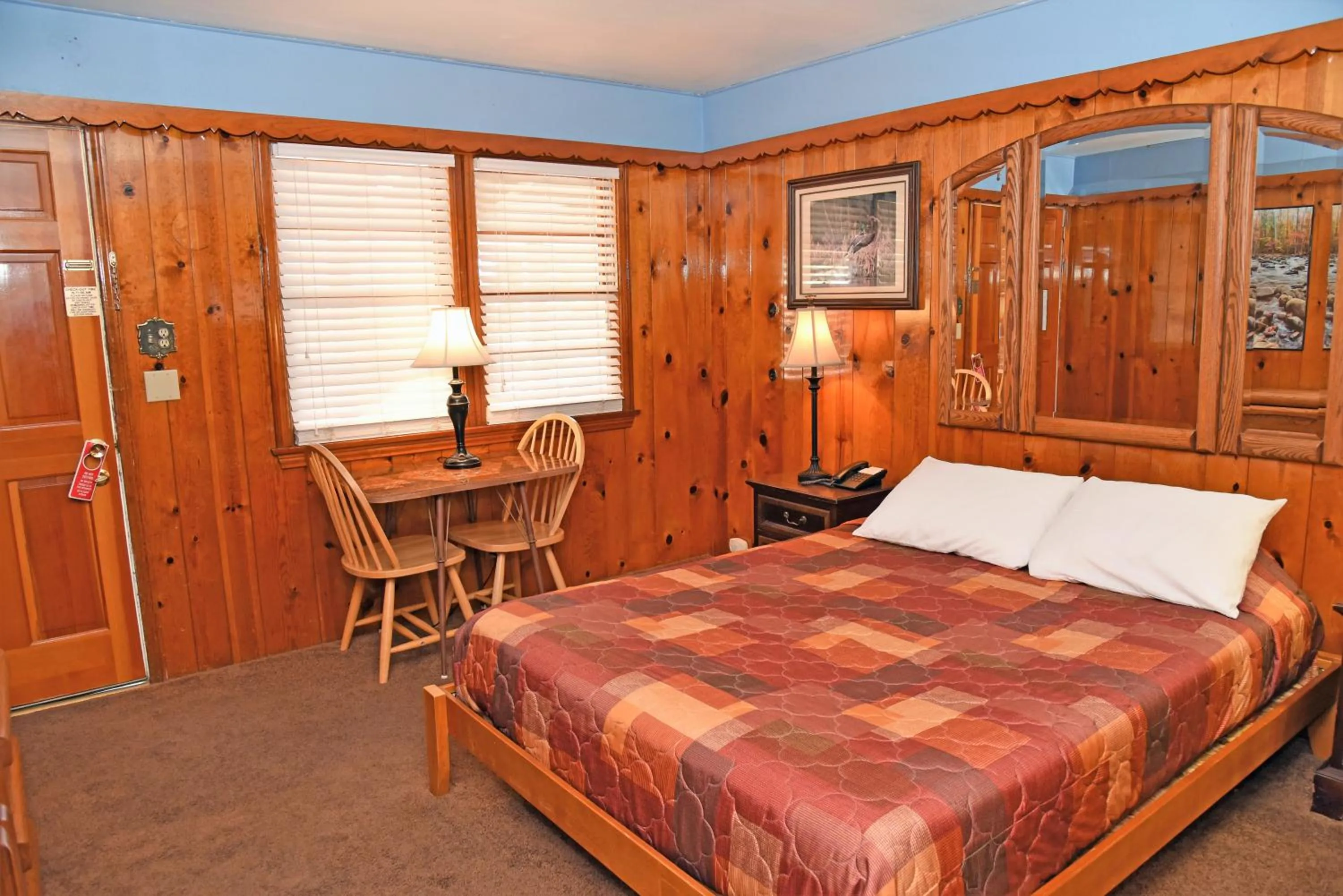 Bed in The Kern Lodge