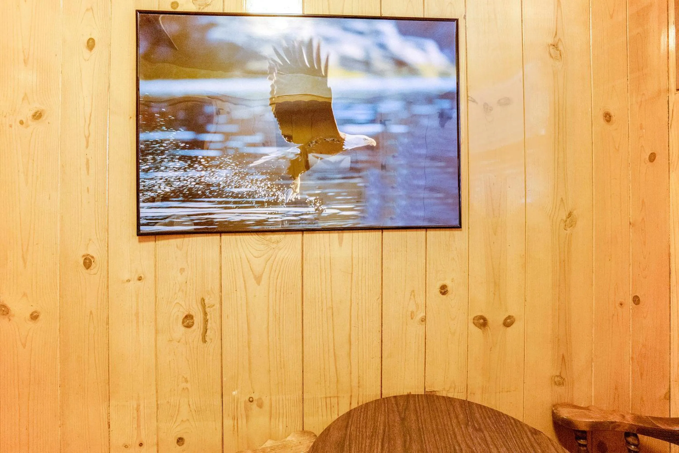 Logo/Certificate/Sign in The Kern Lodge