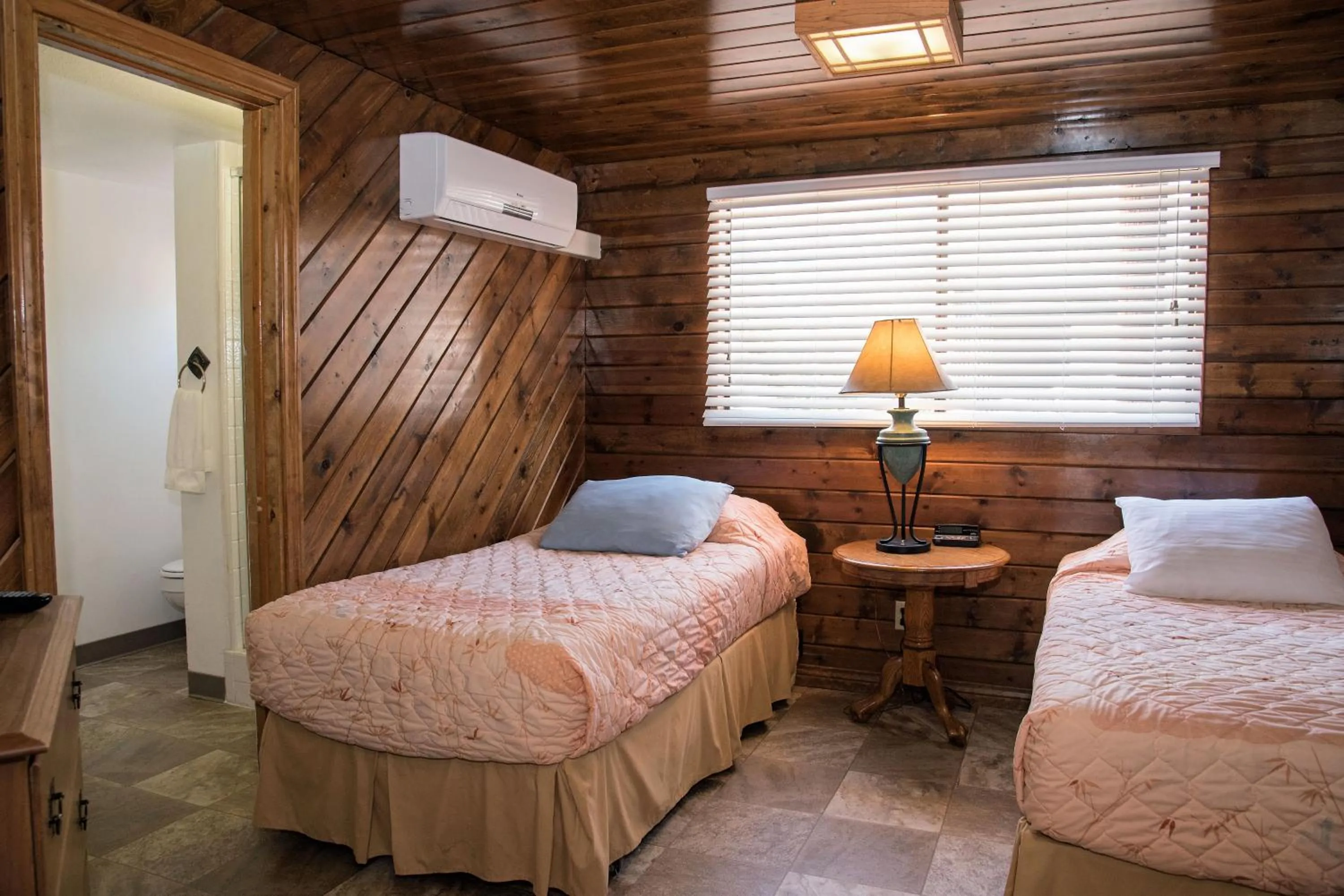 Bed in The Kern Lodge