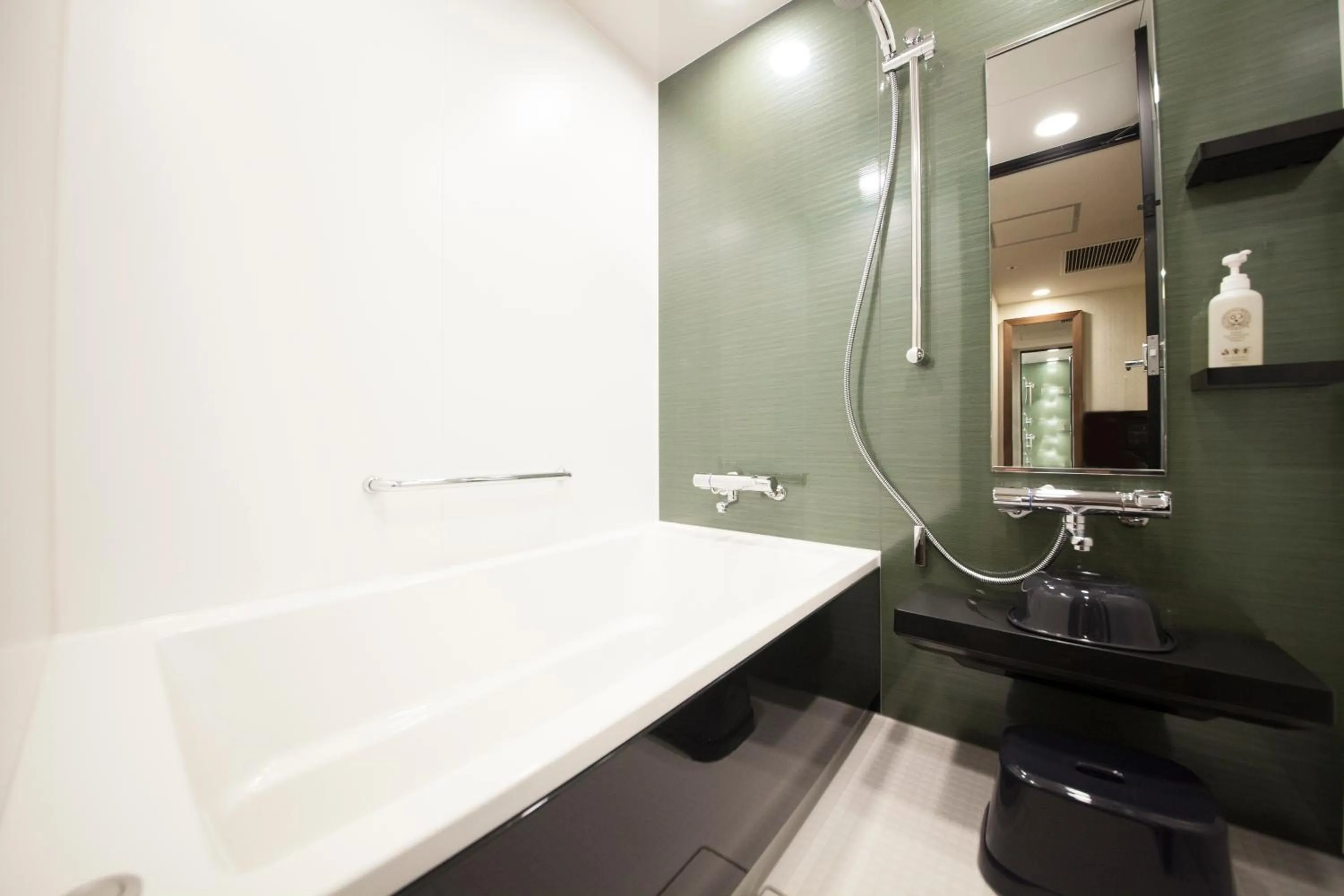 Shower in Richmond Hotel Premier Tokyo Schole