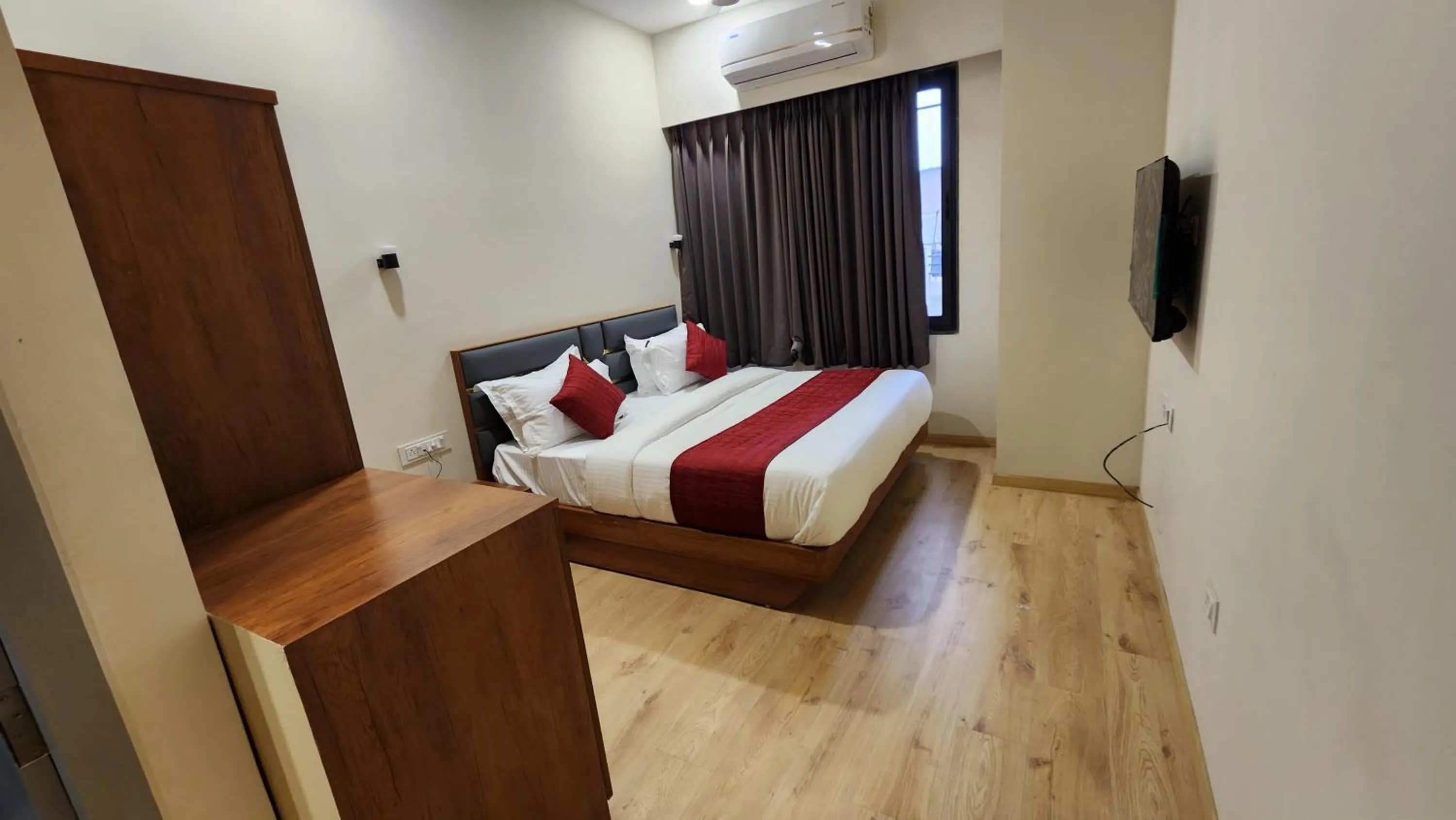 Hotel B P Emerald, Mathura