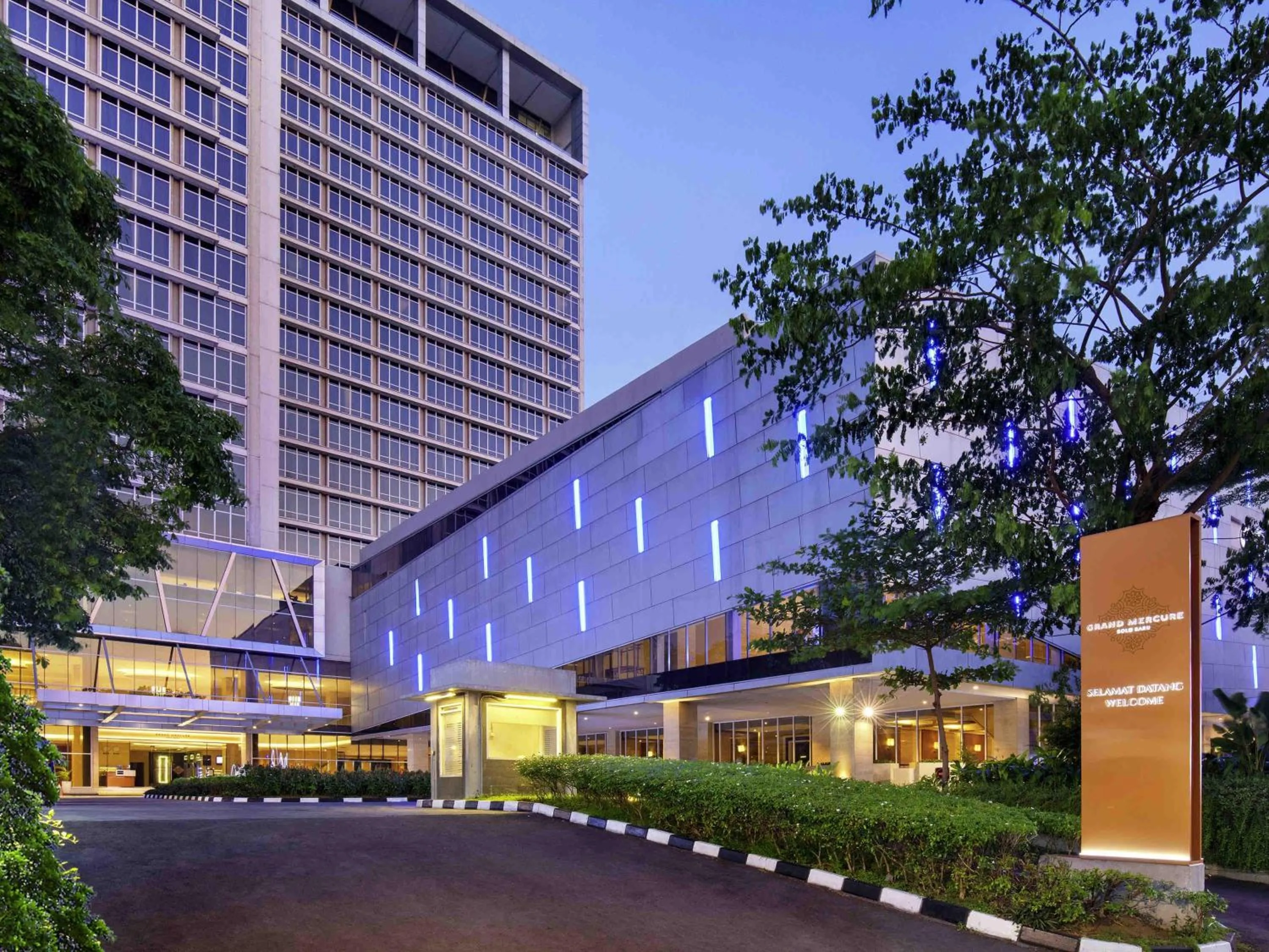 Property building in Grand Mercure Solo Baru