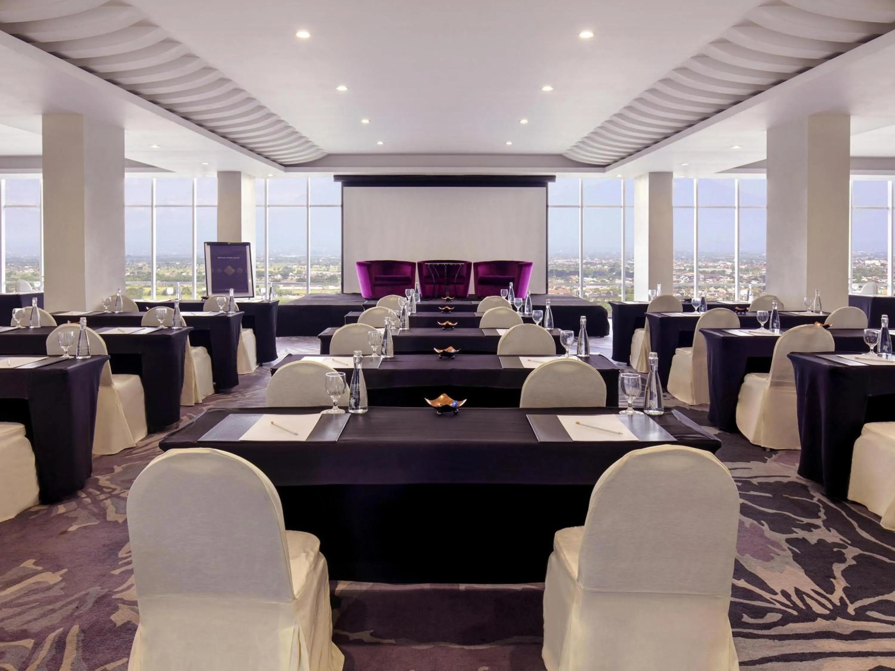 Meeting/conference room in Grand Mercure Solo Baru