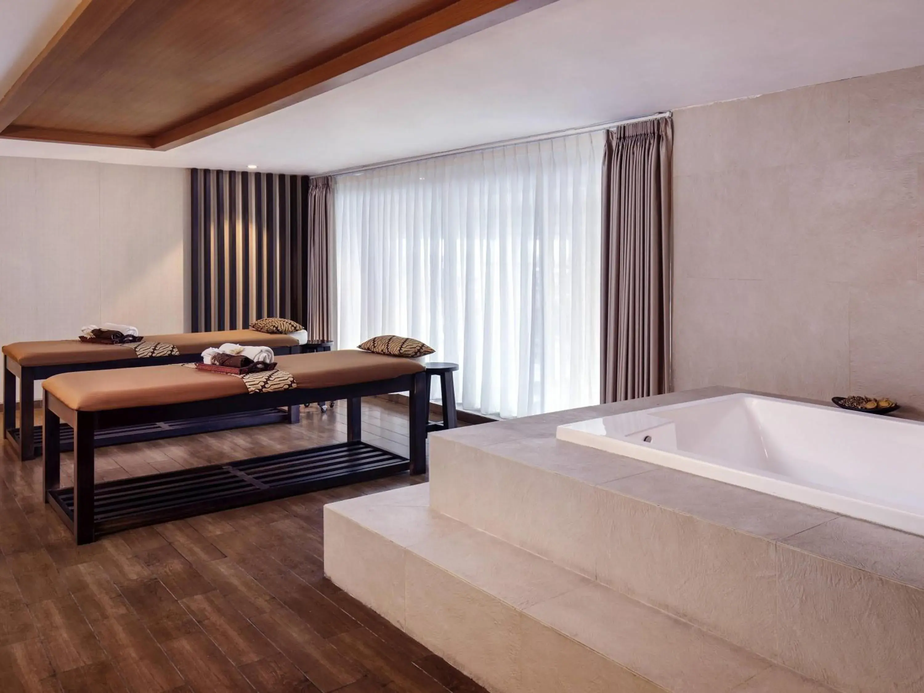 Spa and wellness centre/facilities, Bed in Grand Mercure Solo Baru Spa and wellness centre/facilities, Bed in Grand Mercure Solo Baru