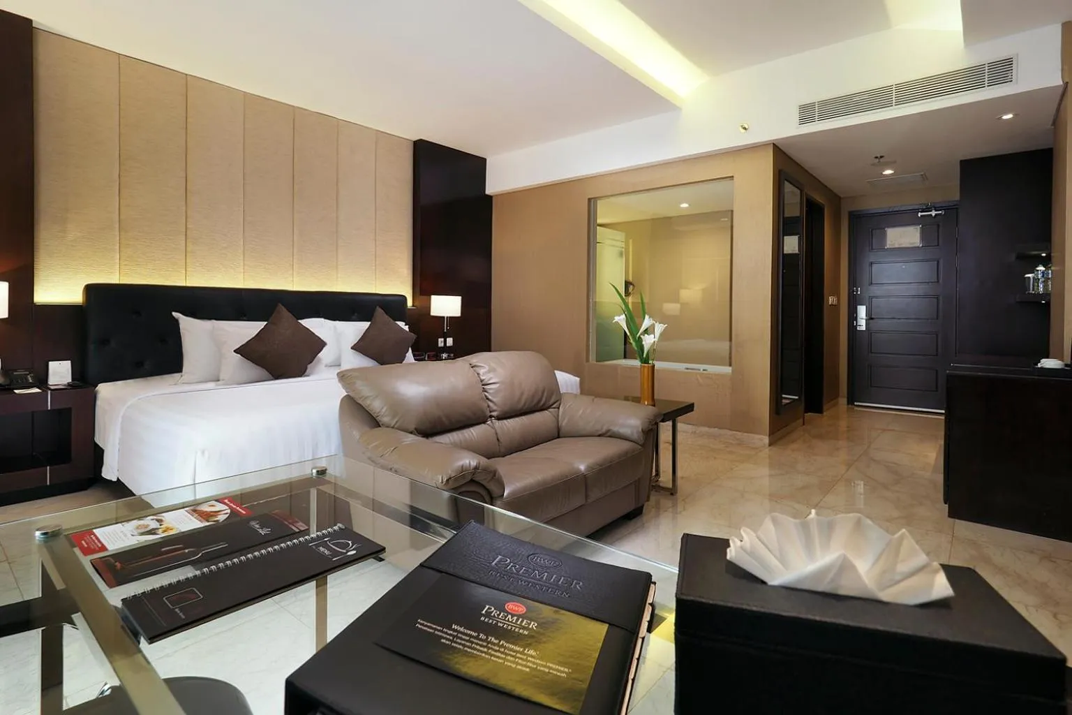 Bedroom in Grand Mercure Solo Baru