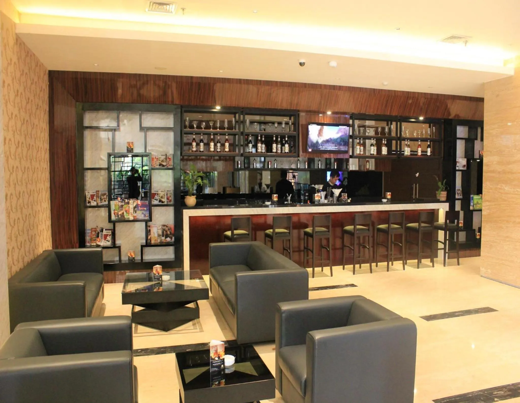 Lounge or bar in Grand Mercure Solo Baru