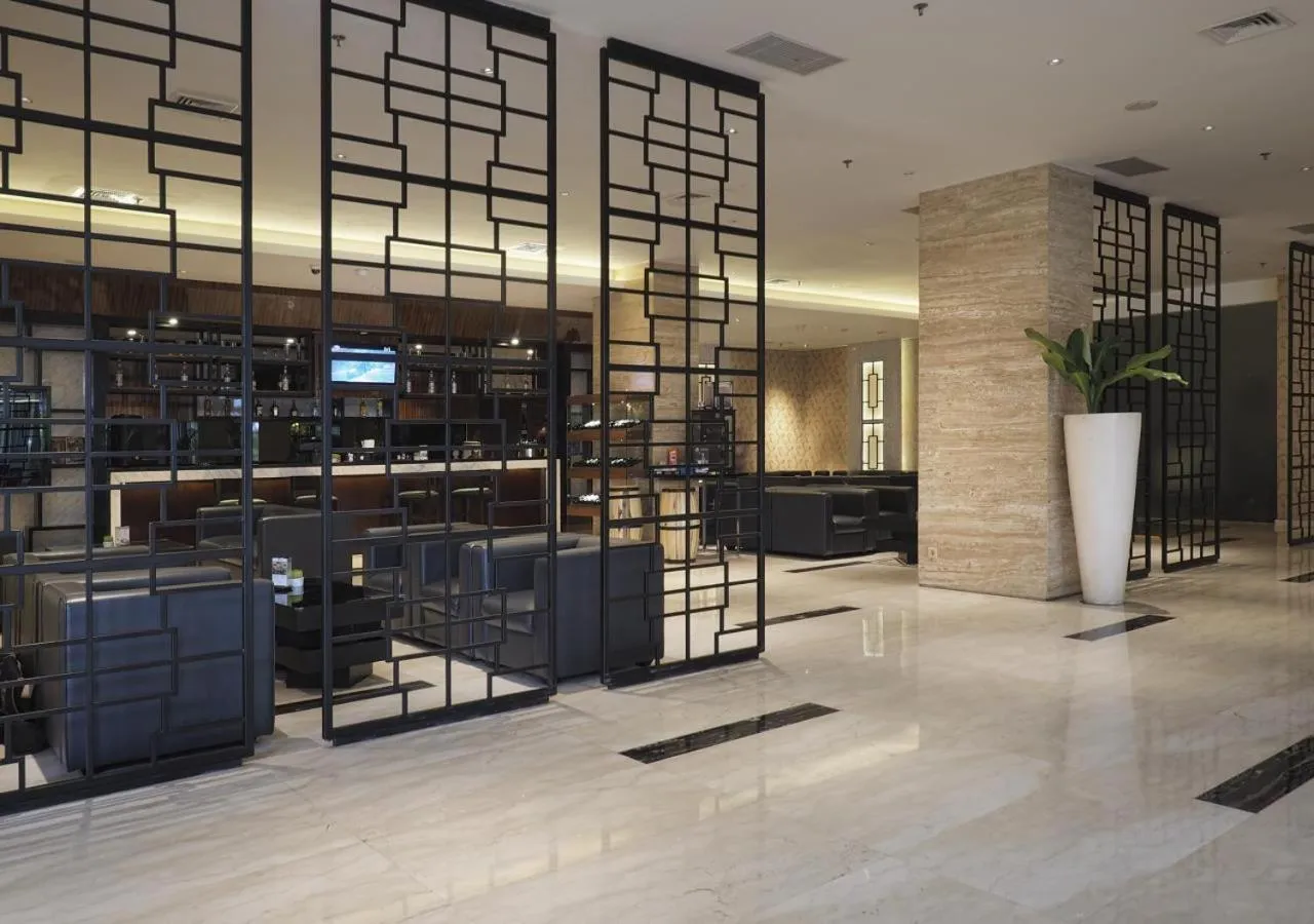 Lounge or bar in Grand Mercure Solo Baru