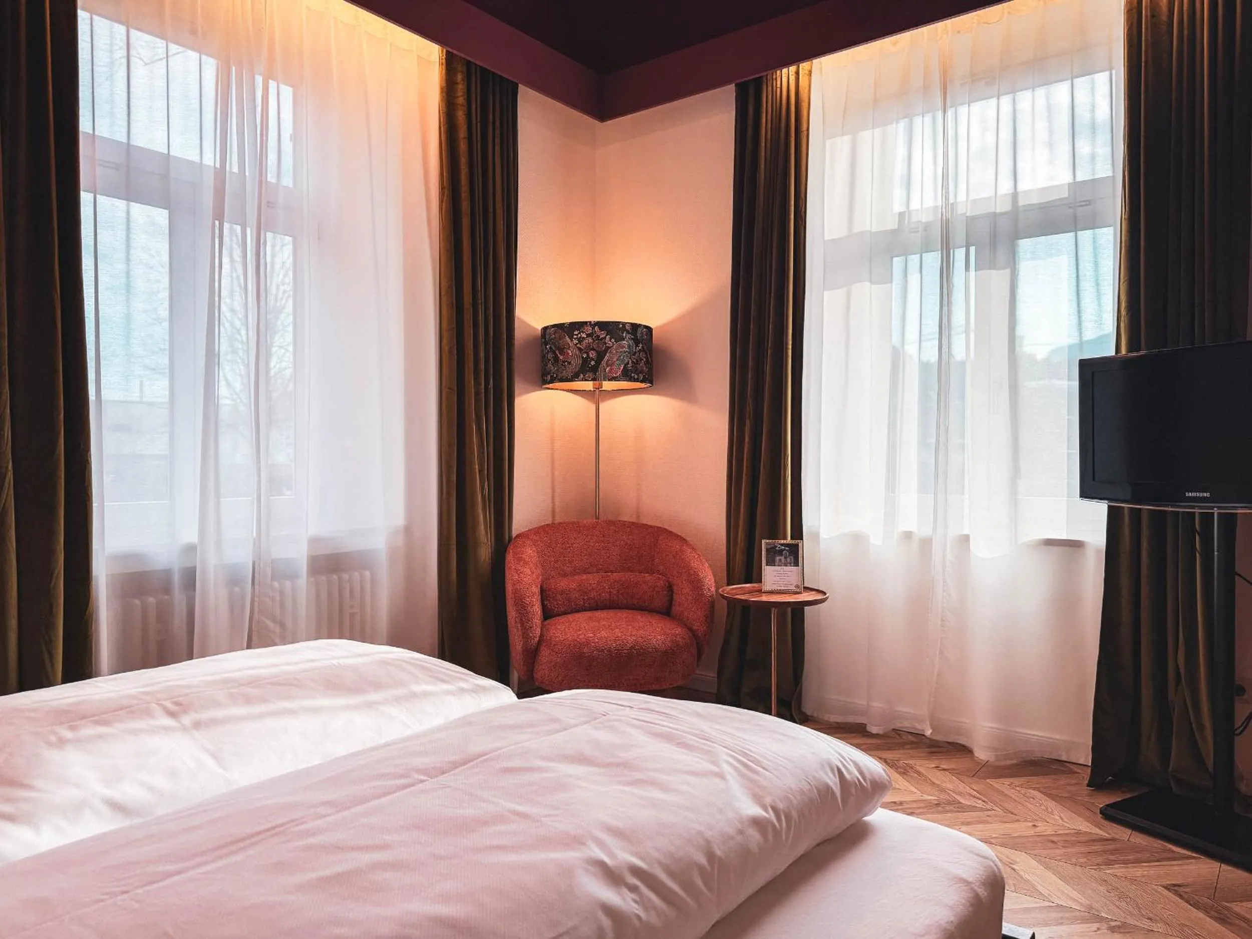 Seating area, Bed in Villa Dora Petit Hôtel
