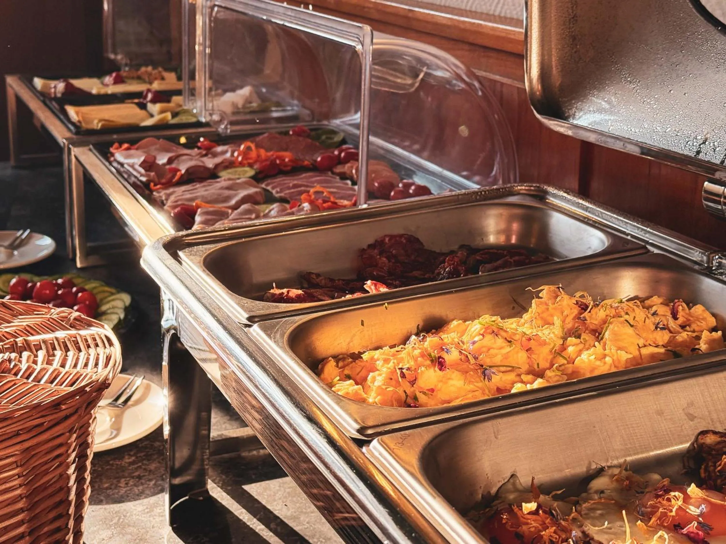 Buffet breakfast in Villa Dora Petit Hôtel