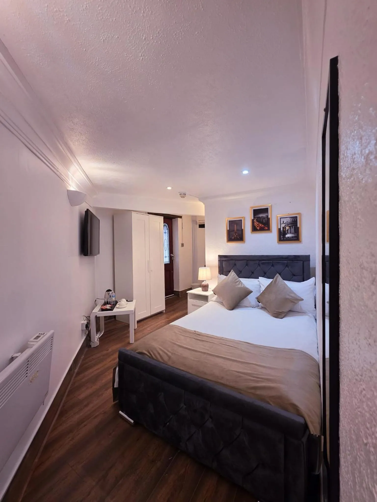 Single Room in The Courtyard Lodge