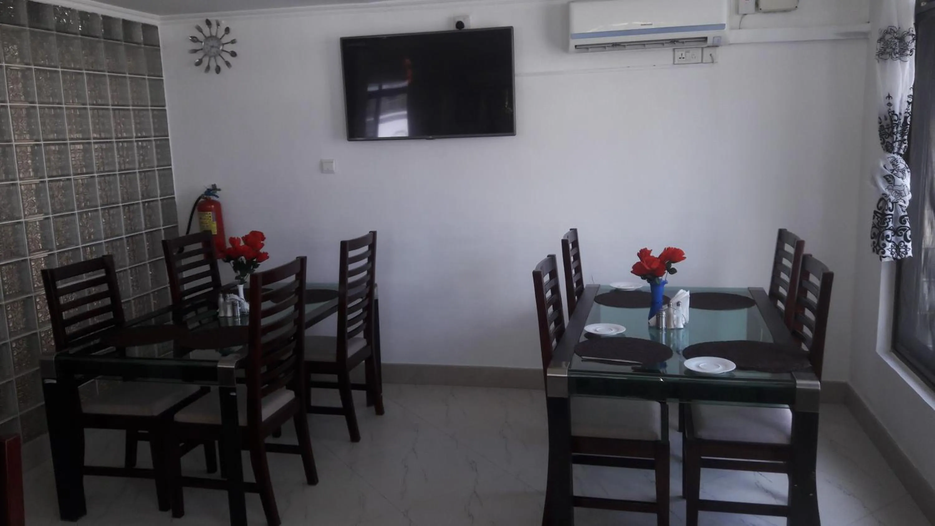 Entertainment in Florida Executive Inn