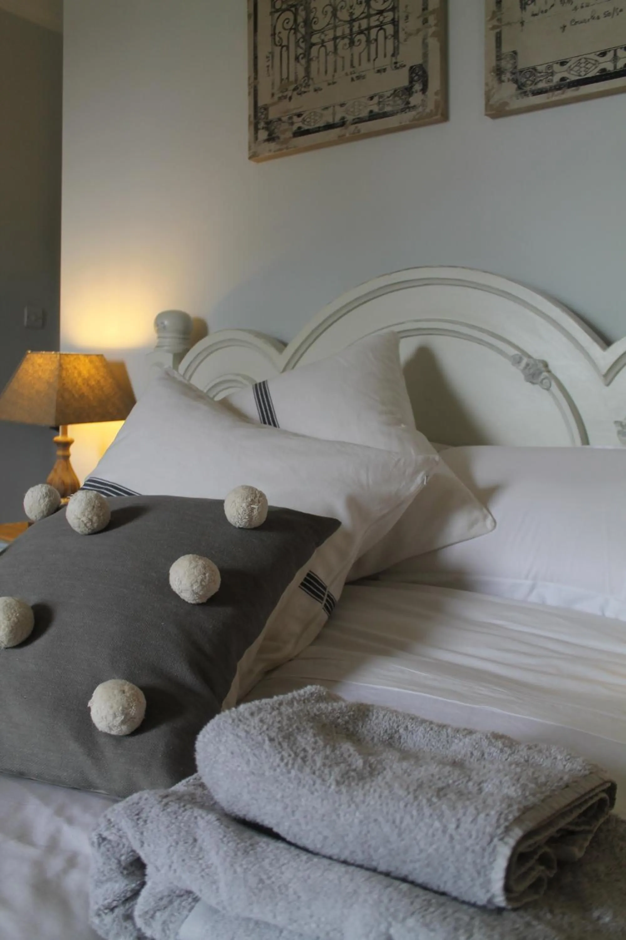 Bed in Roundhill Farmhouse