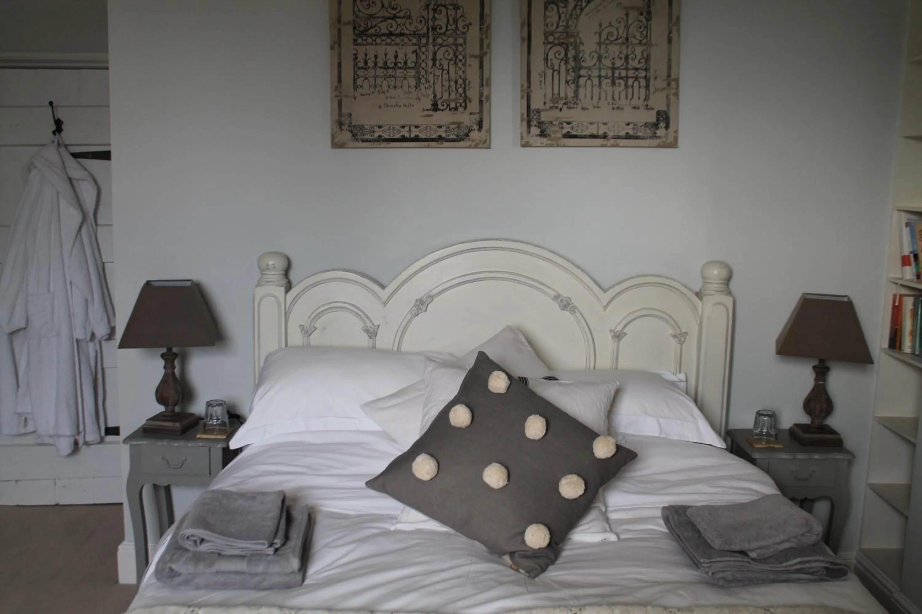 Bed in Roundhill Farmhouse
