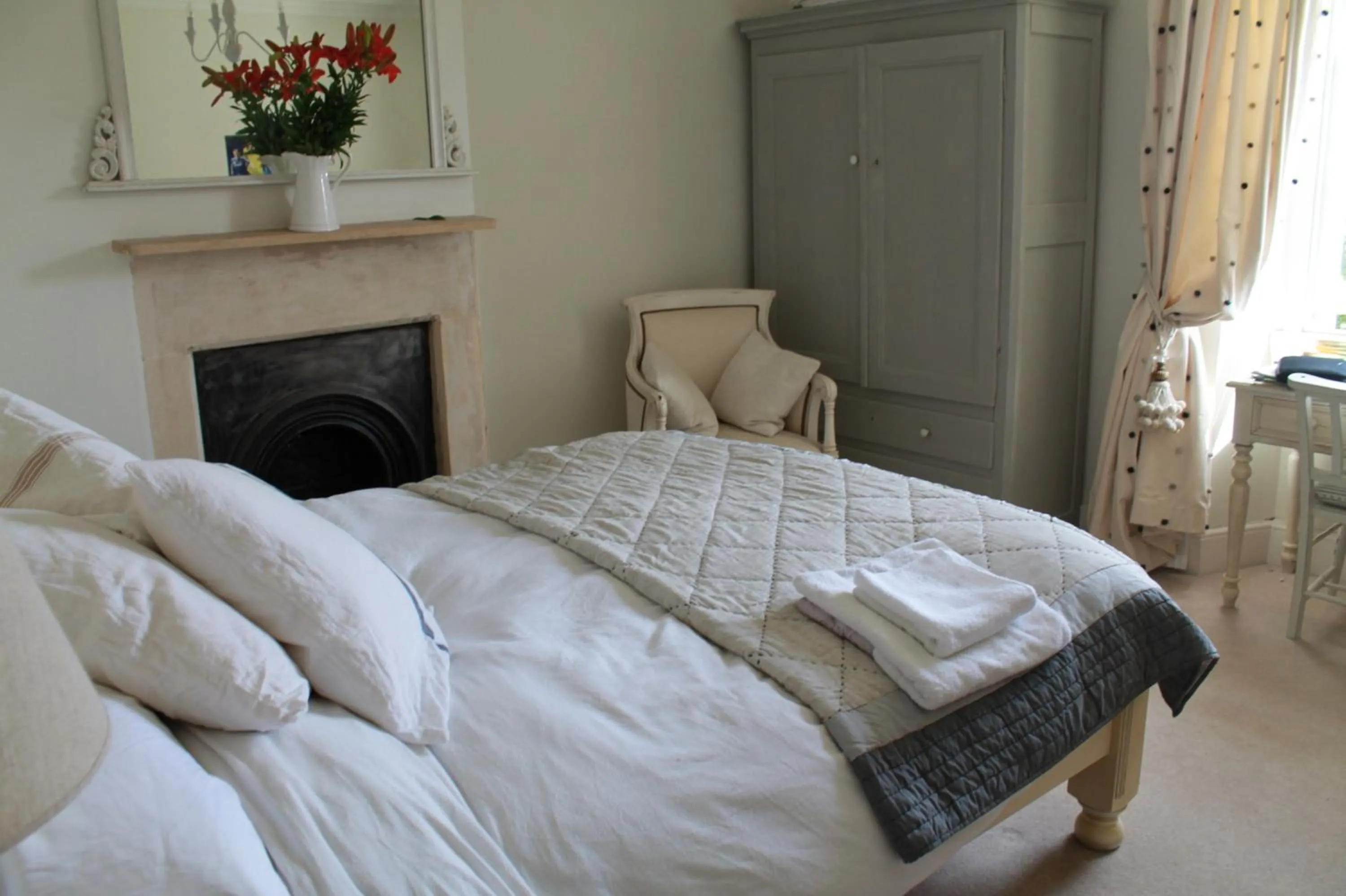 Bed in Roundhill Farmhouse
