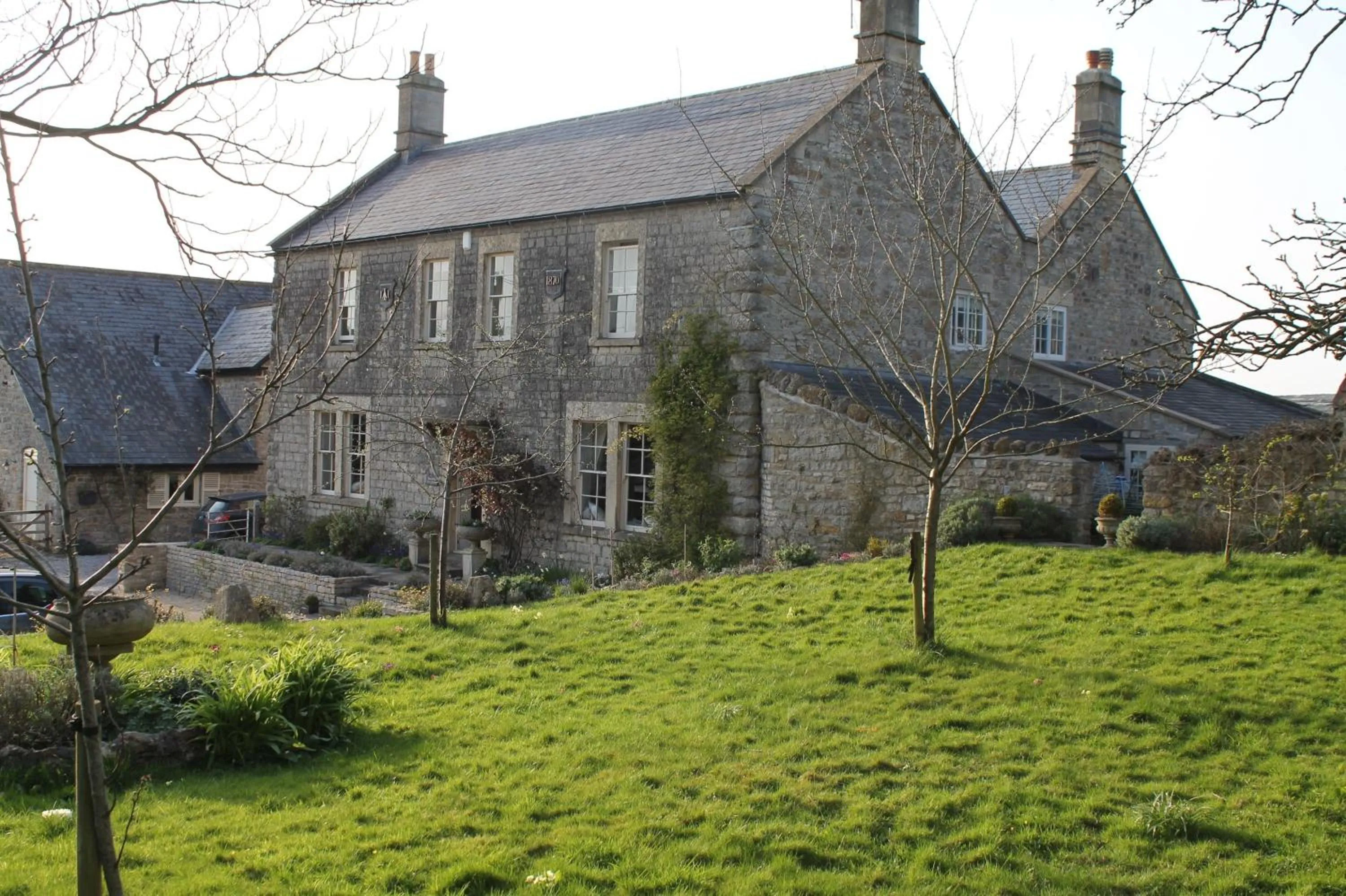 Property building in Roundhill Farmhouse