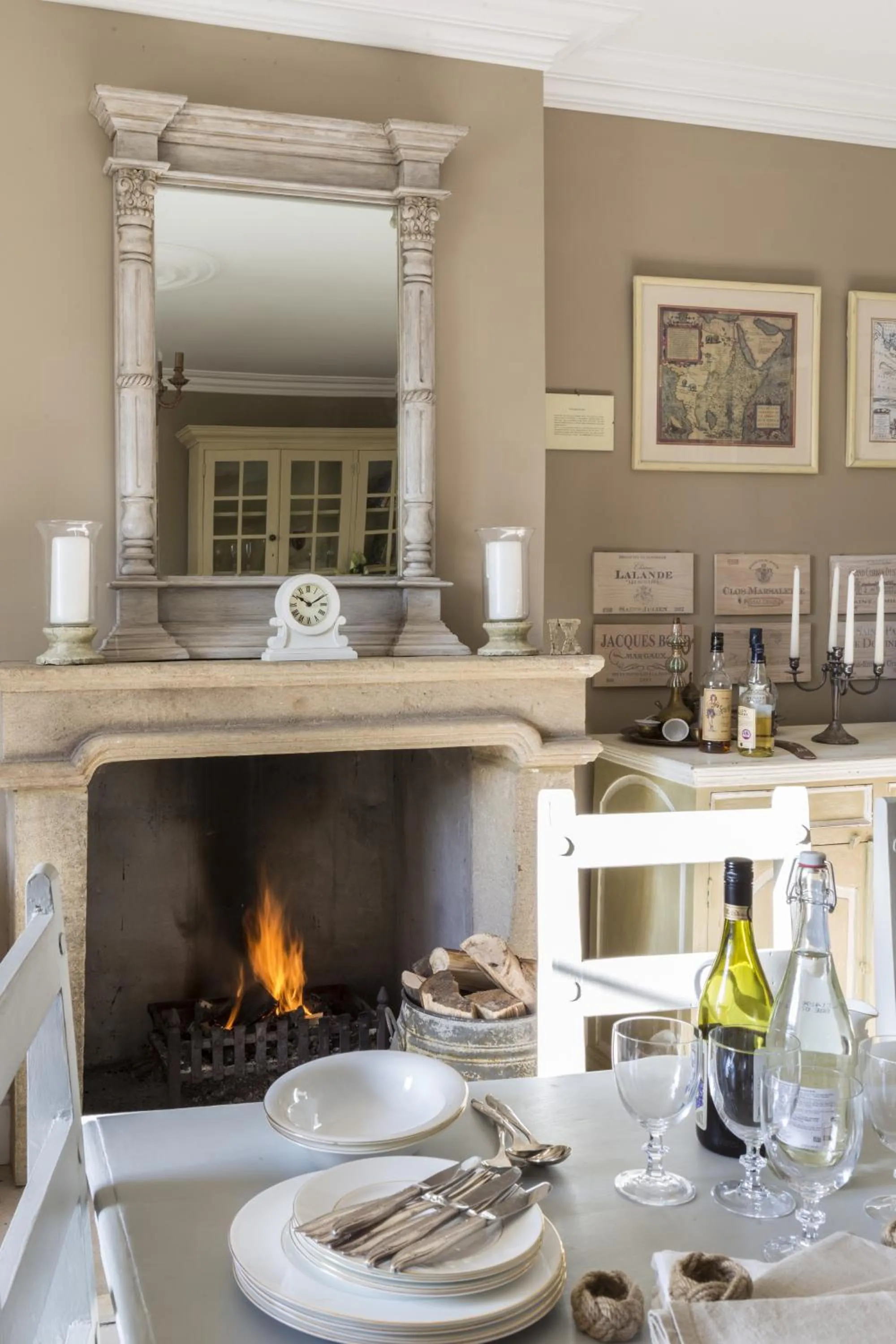 Dining area in Roundhill Farmhouse