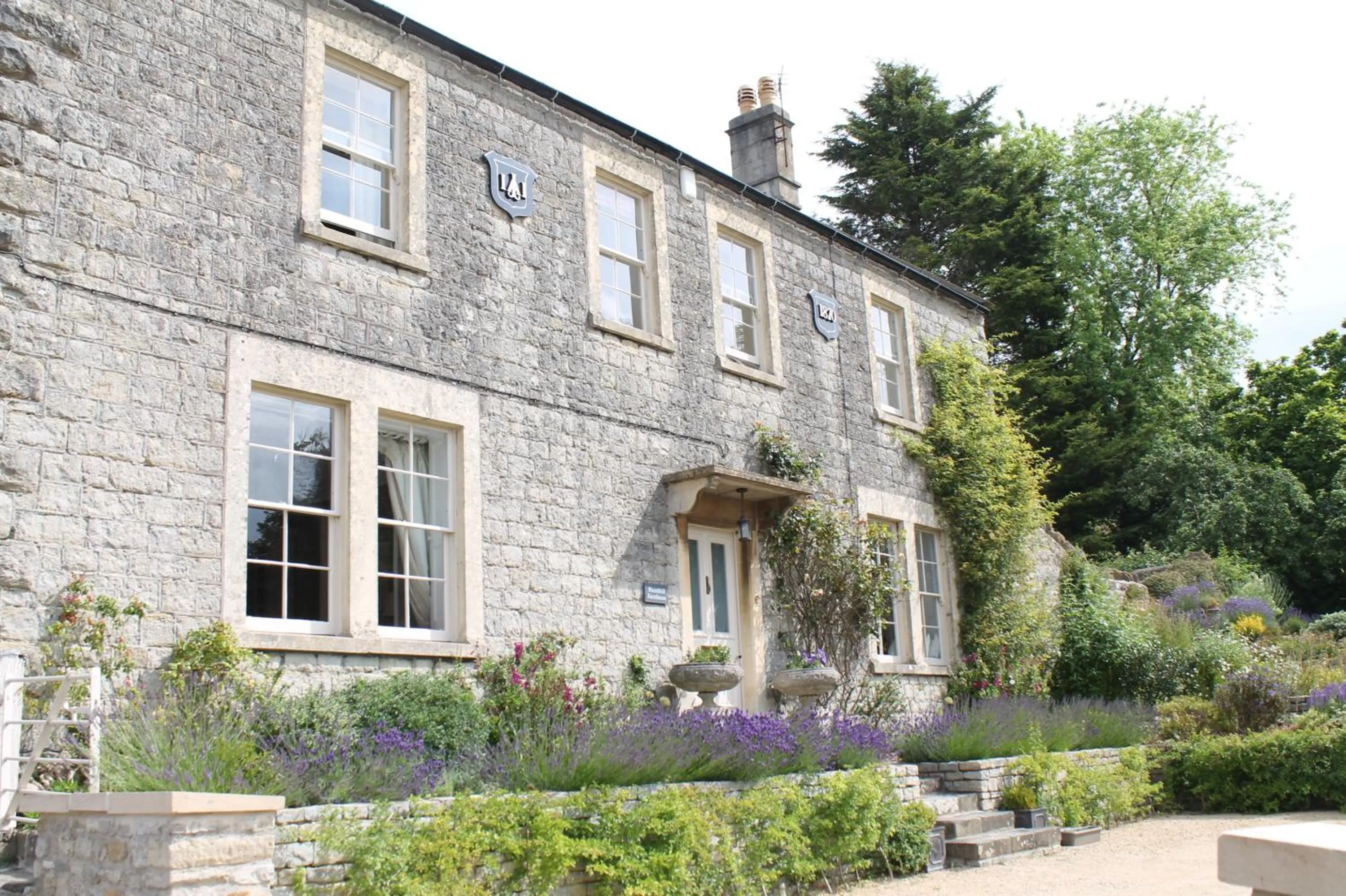 Property building in Roundhill Farmhouse