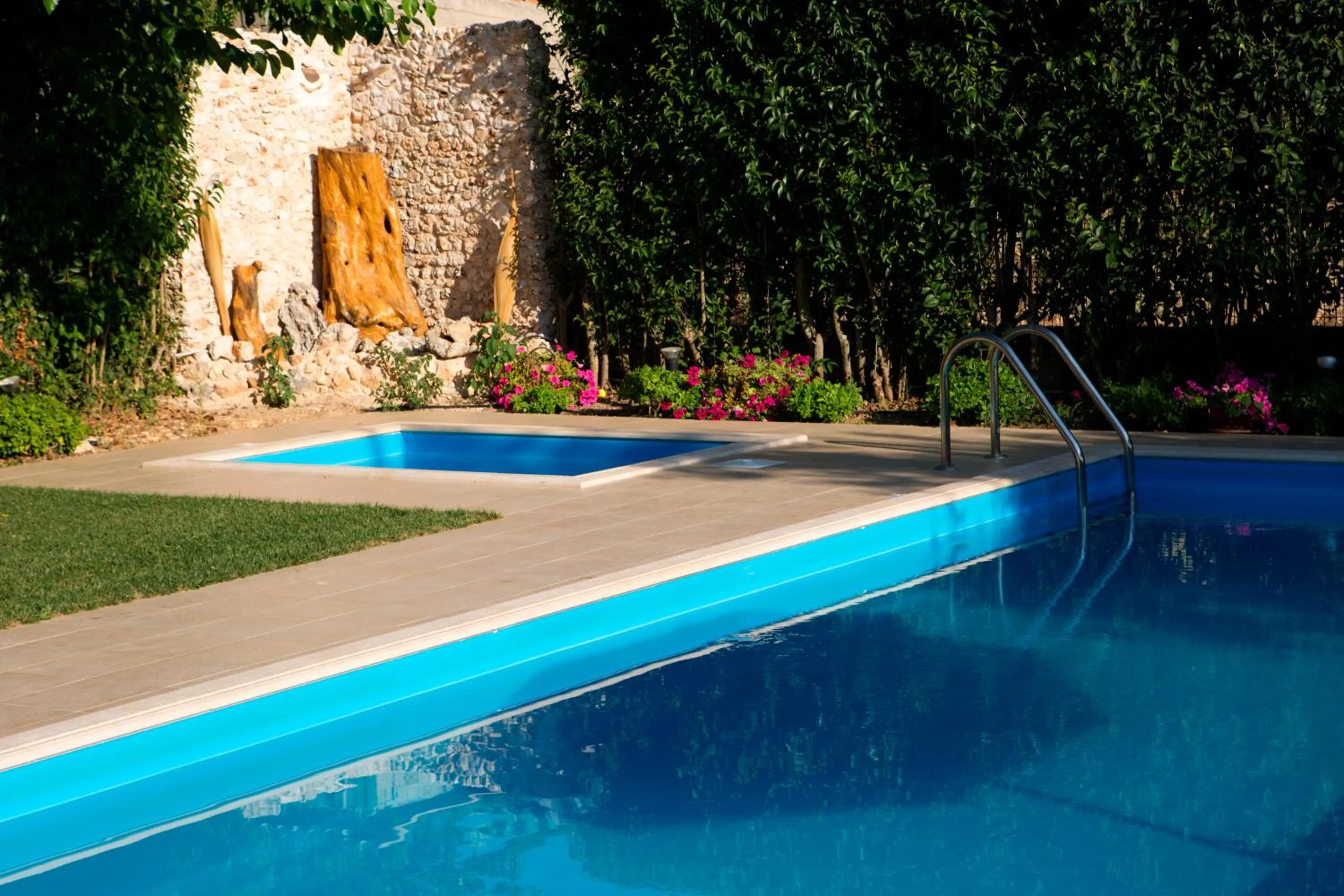 Garden in Exanthia Villas