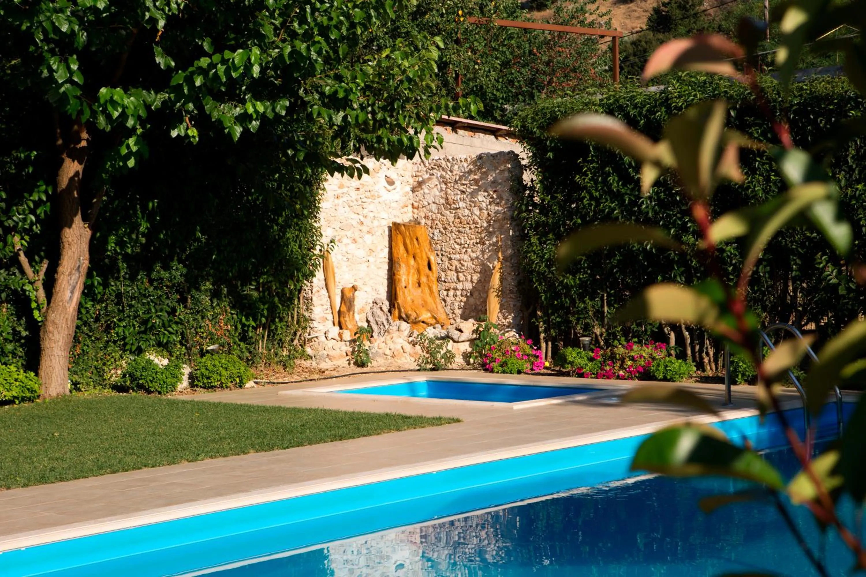 Garden in Exanthia Villas