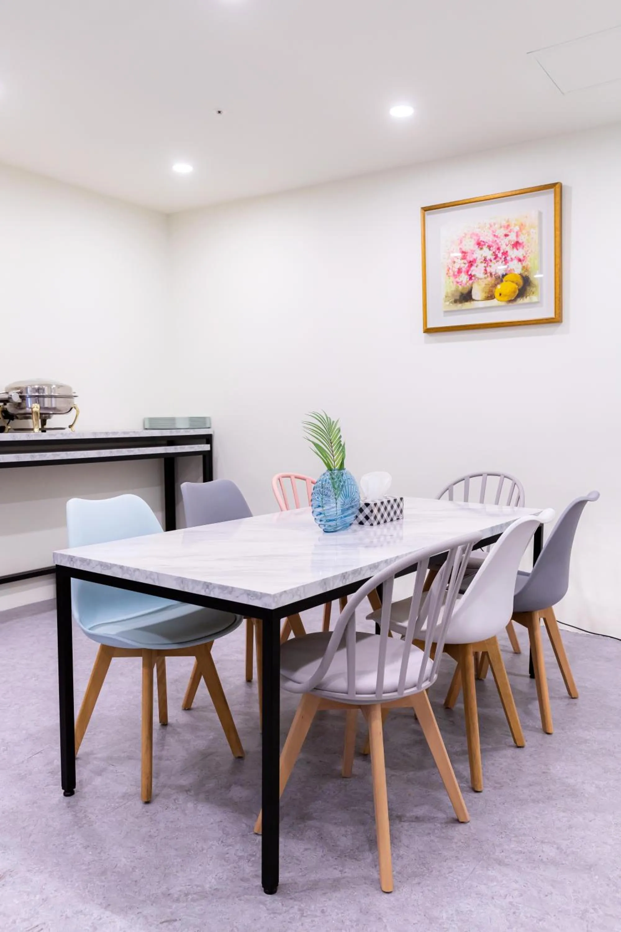 Communal kitchen in MJ Hotel Jongno