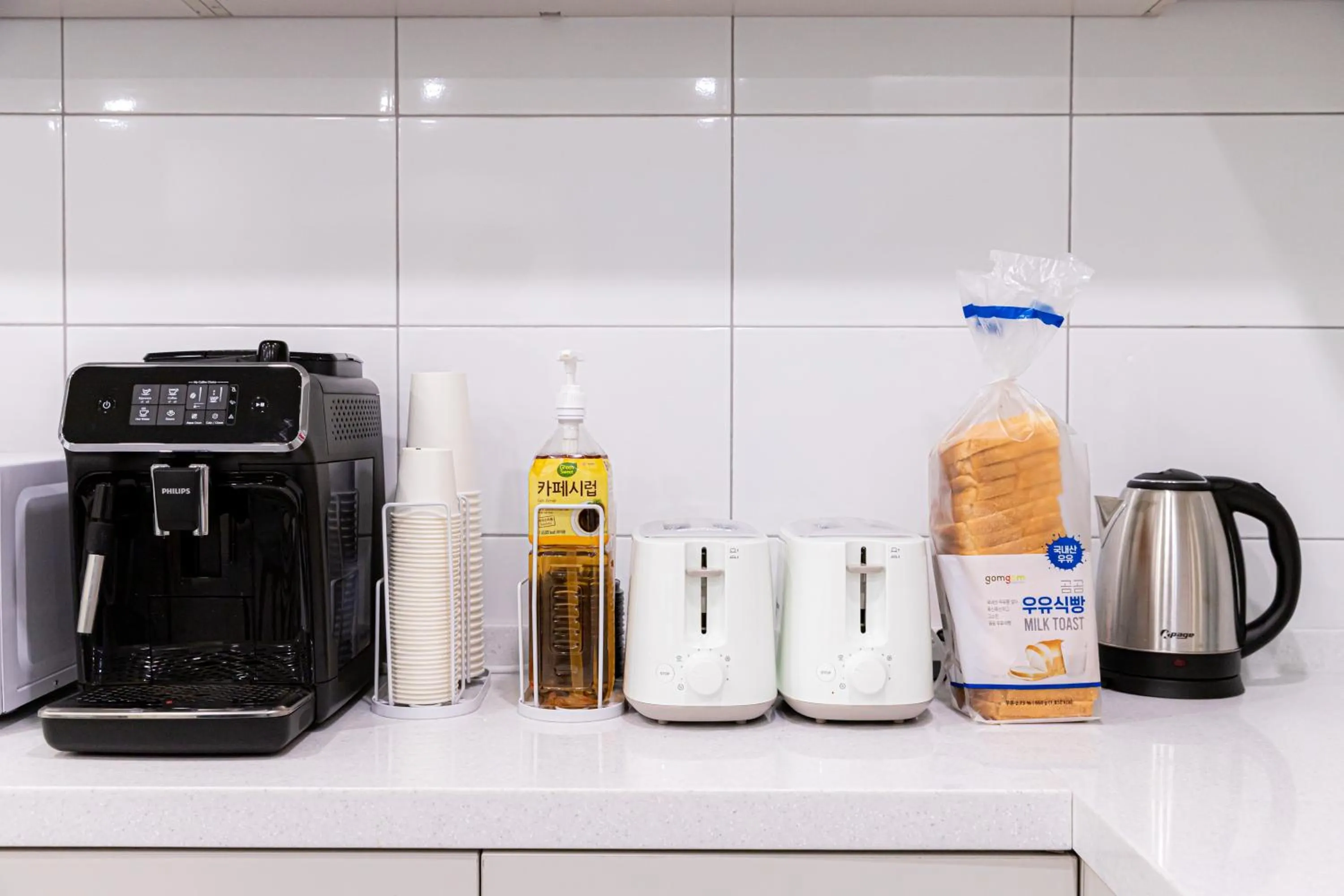 Communal kitchen in MJ Hotel Jongno