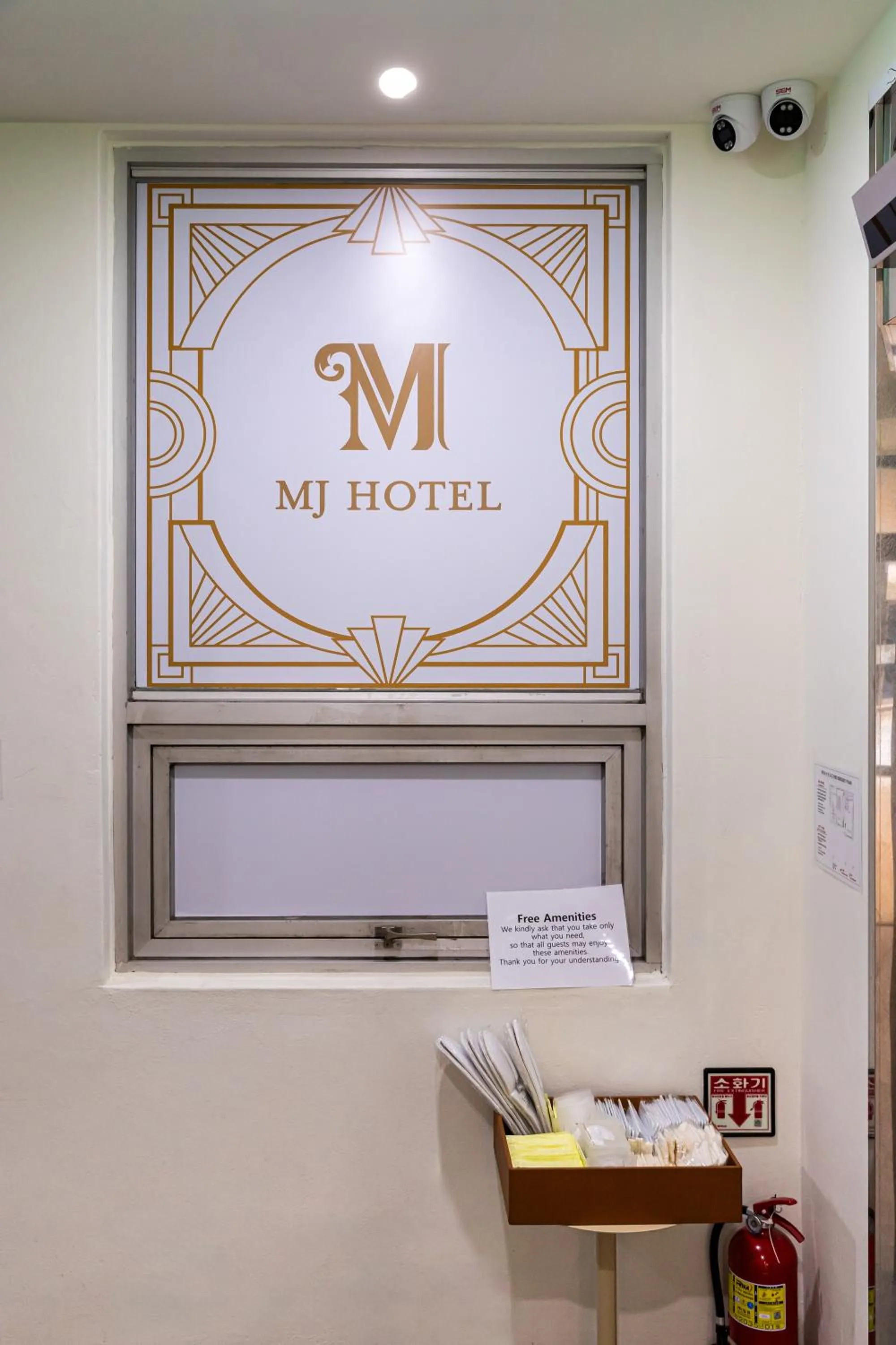 Communal kitchen in MJ Hotel Jongno