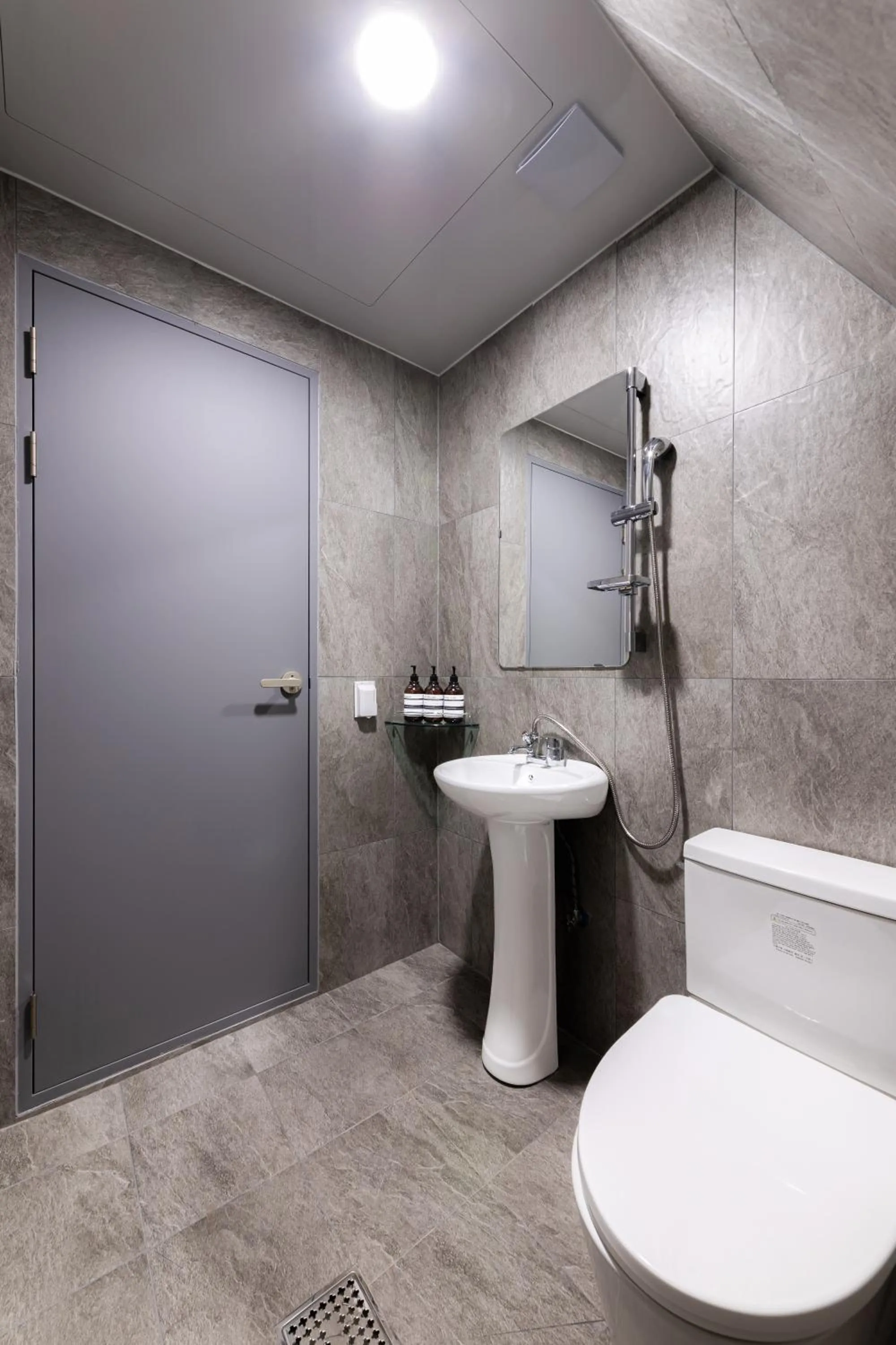 Shower in MJ Hotel Jongno