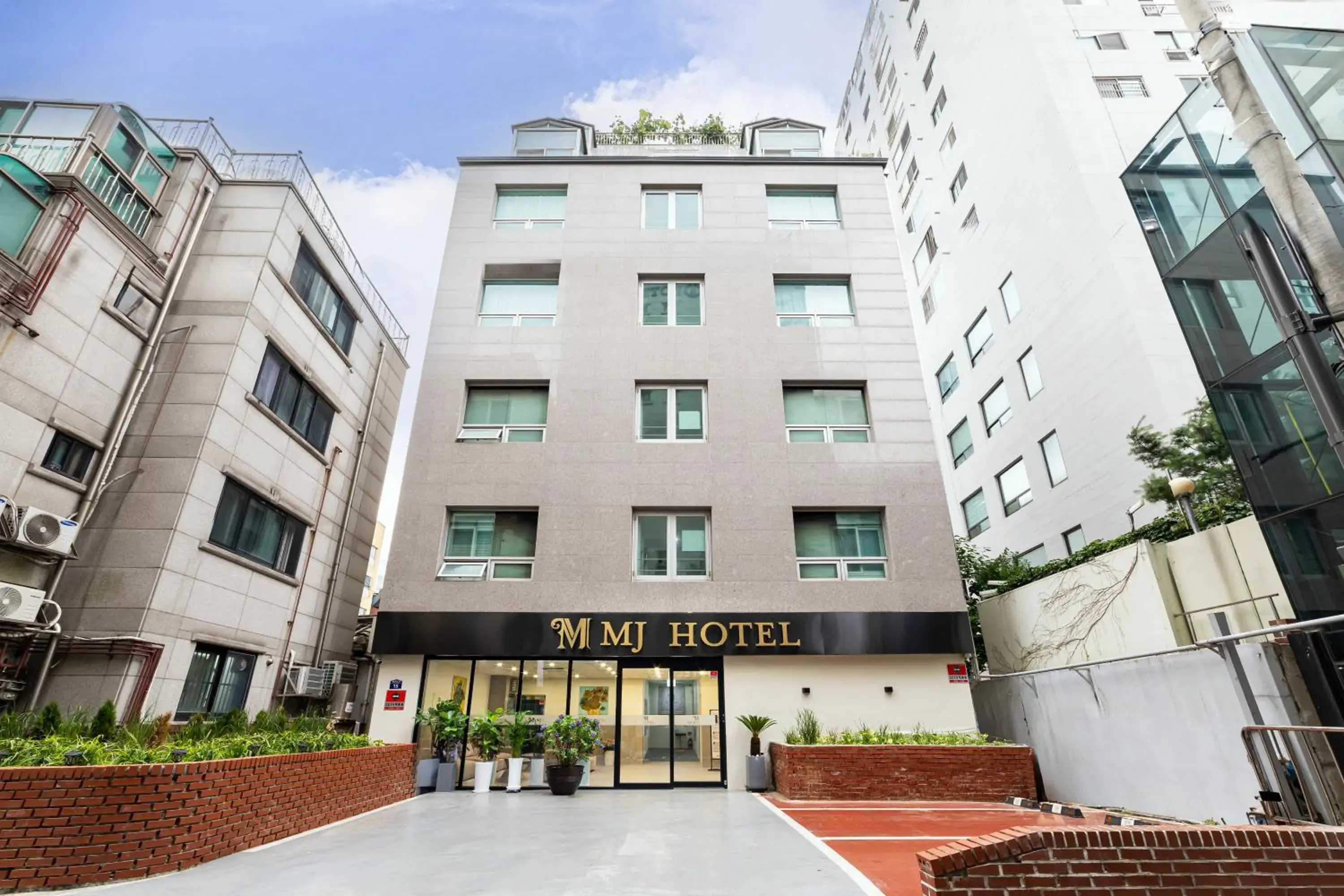 Facade/entrance in MJ Hotel Jongno Facade/entrance in MJ Hotel Jongno