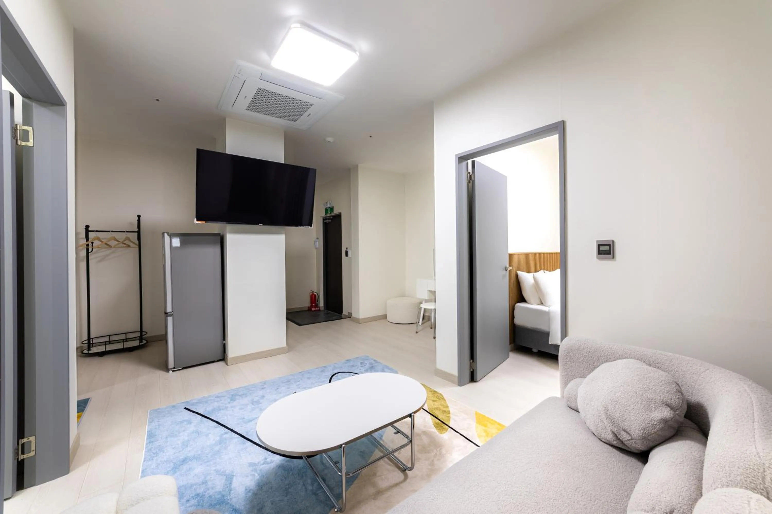 Living room, Bed in MJ Hotel Jongno