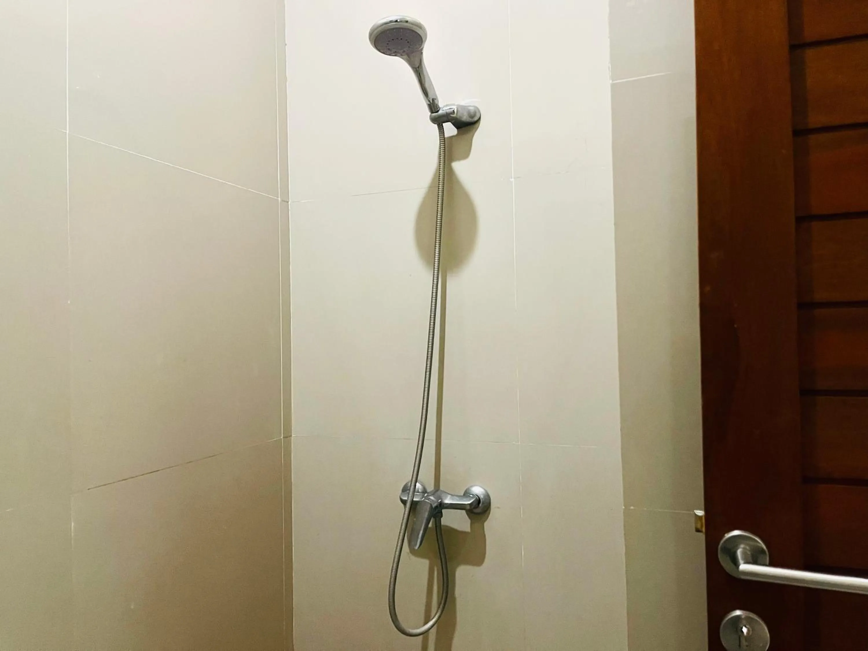 Shower in Tebesaya Homestay Ubud
