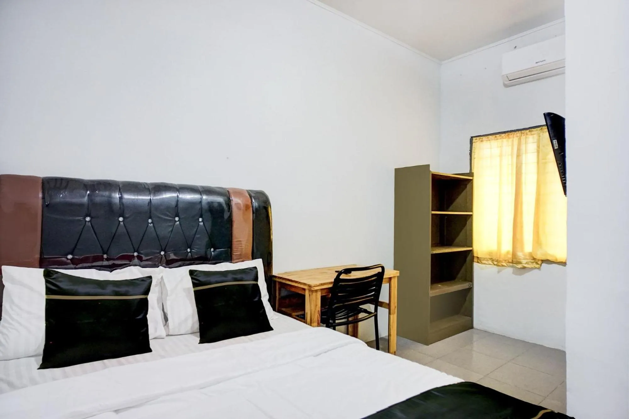 Bedroom, Bed in Hotel O Medan near Universitas Sumatera Utara formerly Surya Residence 2