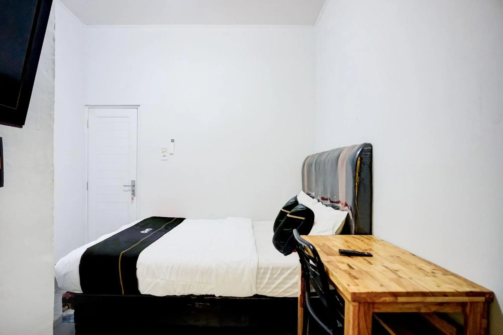 Standard Double Room in Hotel O Medan near Universitas Sumatera Utara formerly Surya Residence 2