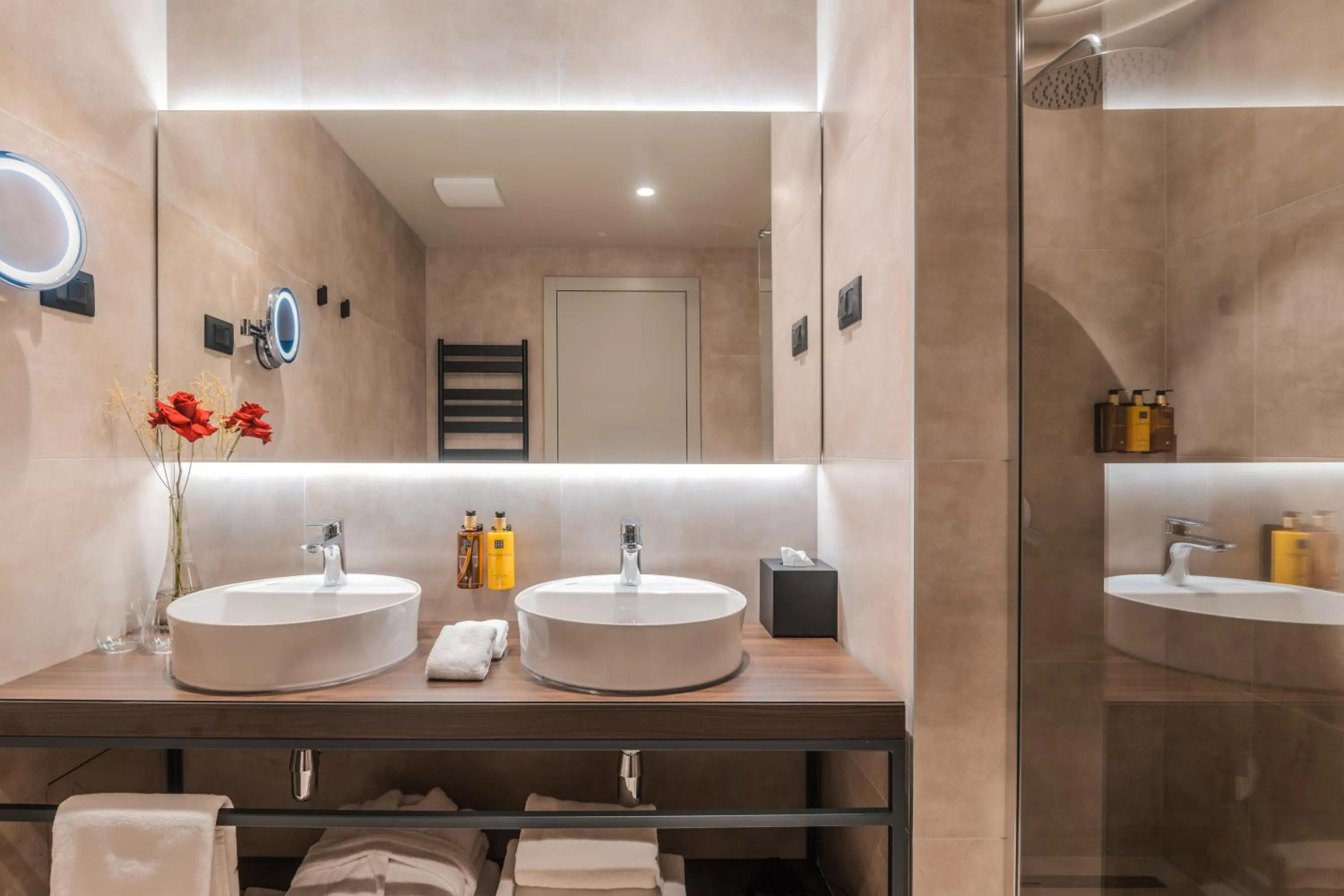 Shower in Monumenti Heritage Hotel&Resort