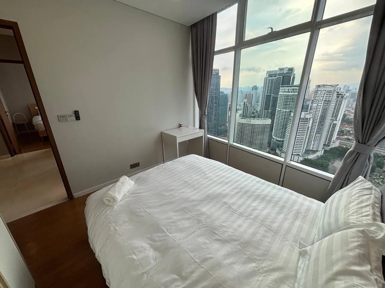 Bed in Sky Suites KLCC by Easy Nap