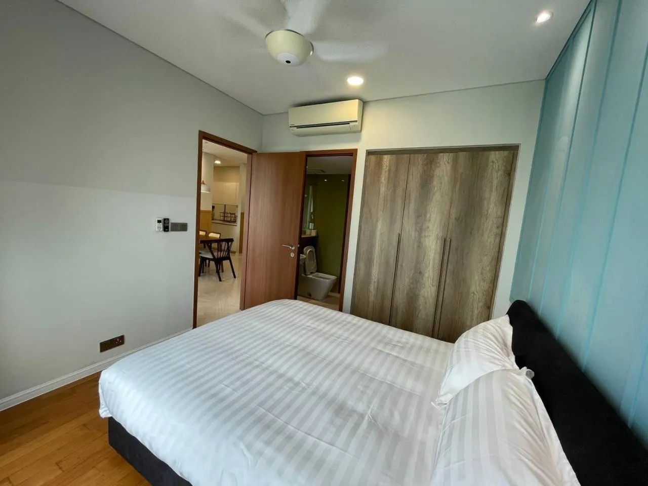 Bed in Sky Suites KLCC by Easy Nap