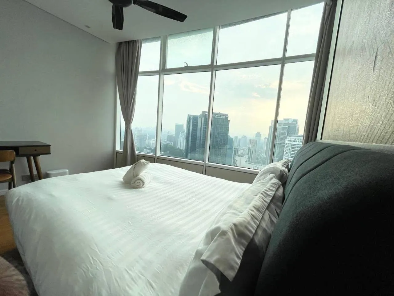 Bed in Sky Suites KLCC by Easy Nap