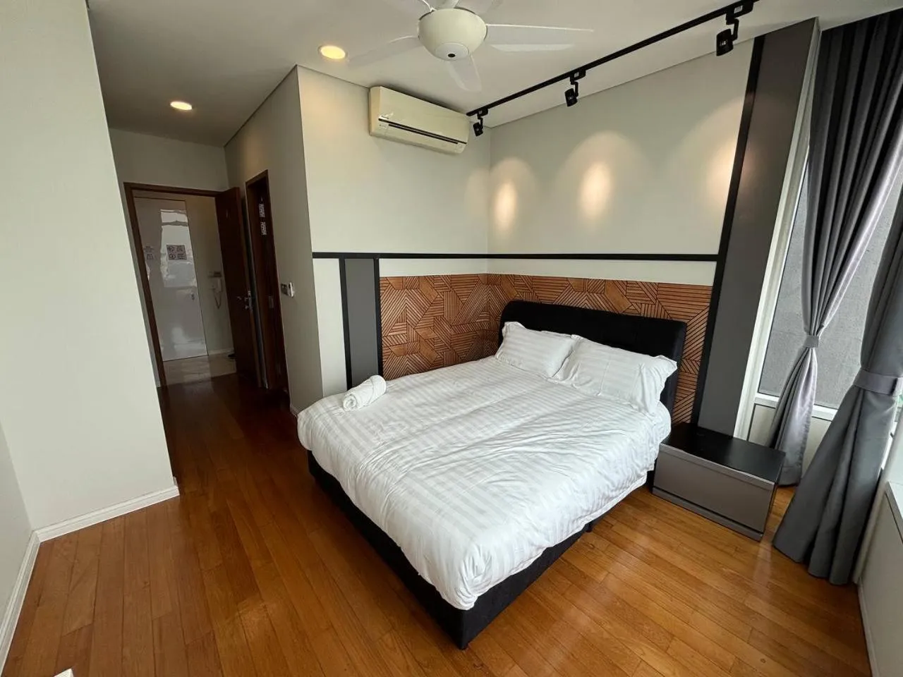 Bed in Sky Suites KLCC by Easy Nap