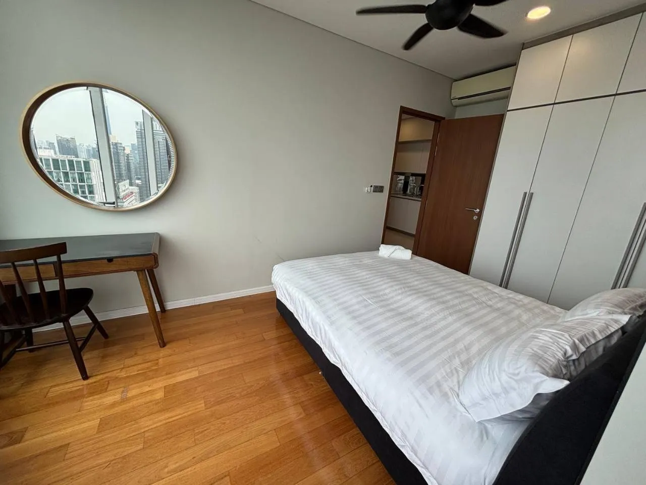 Bed in Sky Suites KLCC by Easy Nap