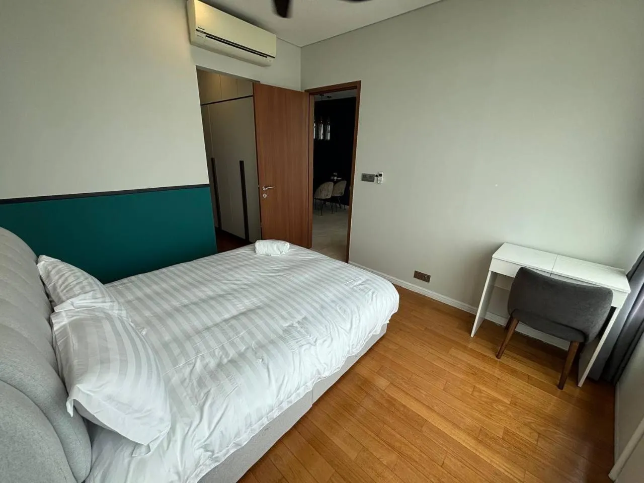 Bed in Sky Suites KLCC by Easy Nap