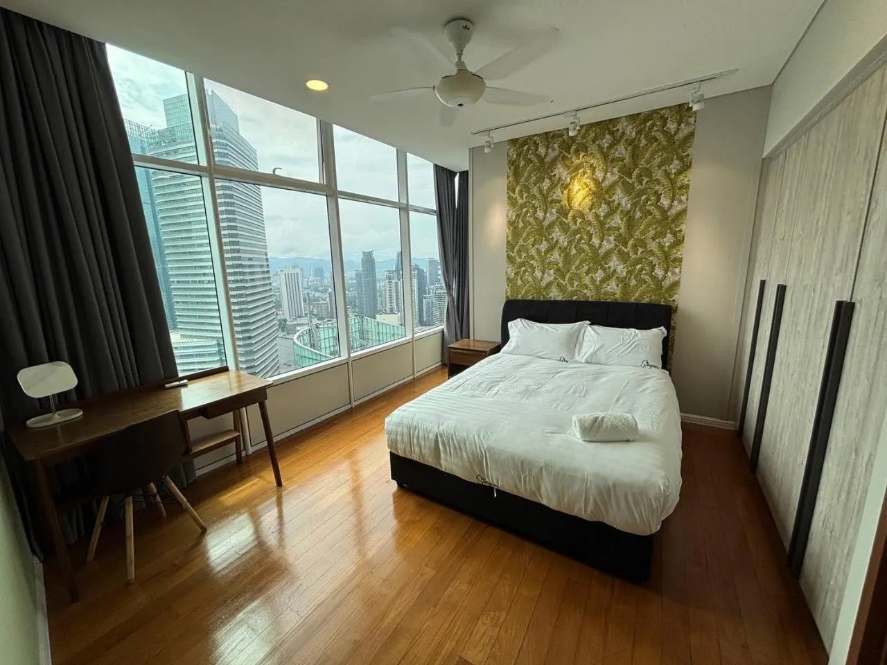 Bed in Sky Suites KLCC by Easy Nap