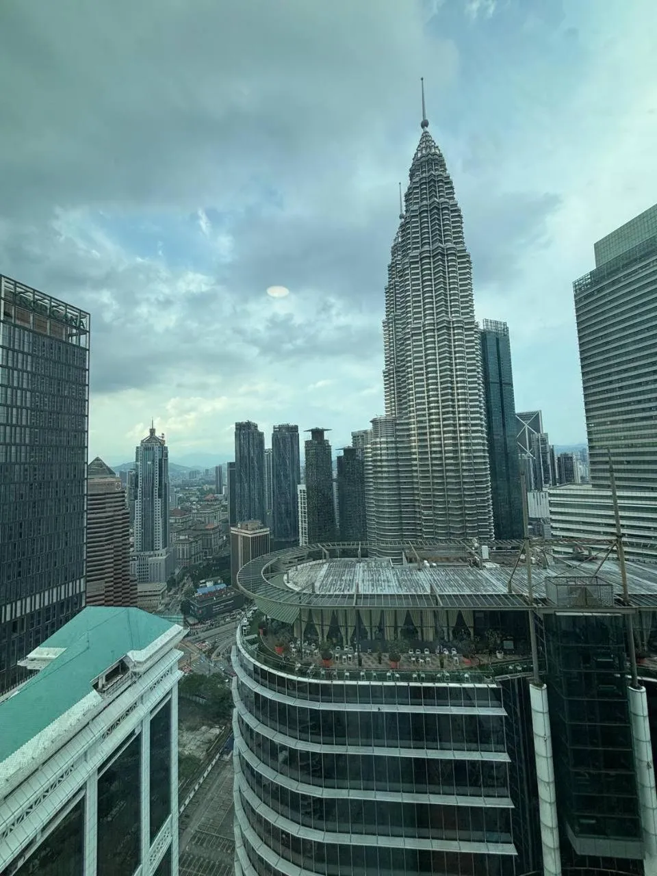 Sky Suites KLCC by Easy Nap