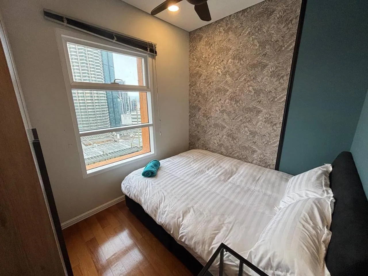 Bed in Sky Suites KLCC by Easy Nap