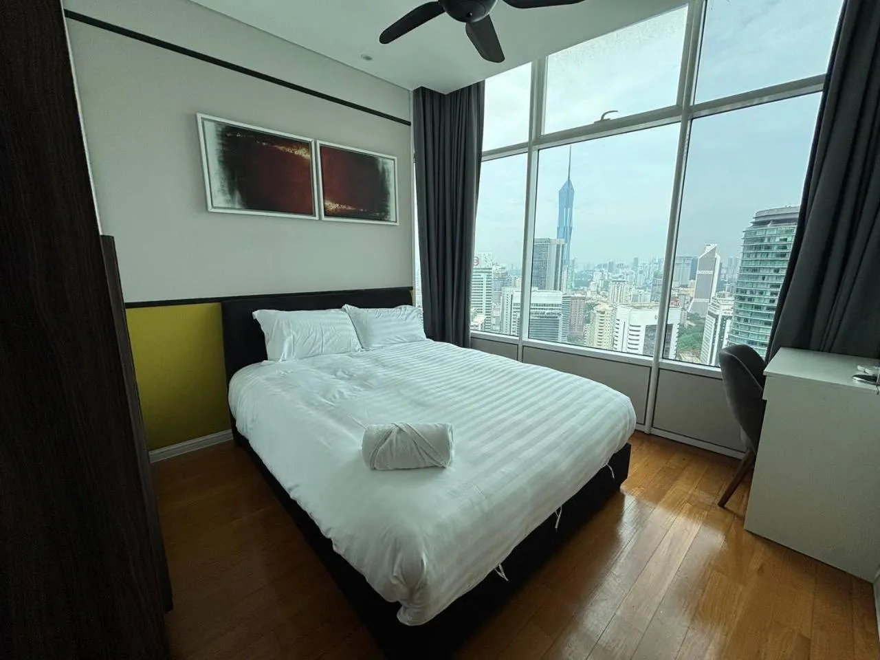 Bed in Sky Suites KLCC by Easy Nap