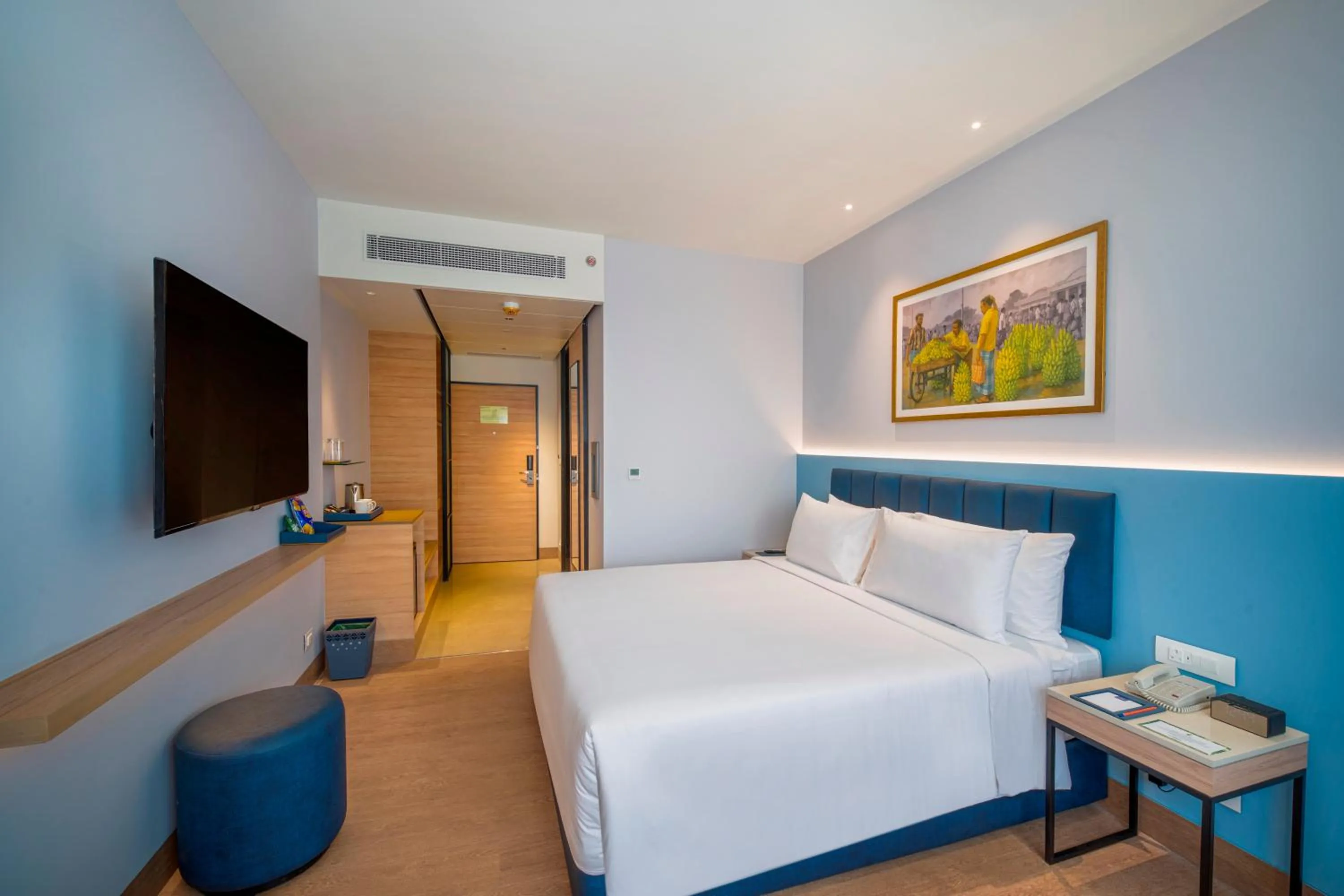 Bedroom, Bed in Sarovar Portico Sriperumbudur